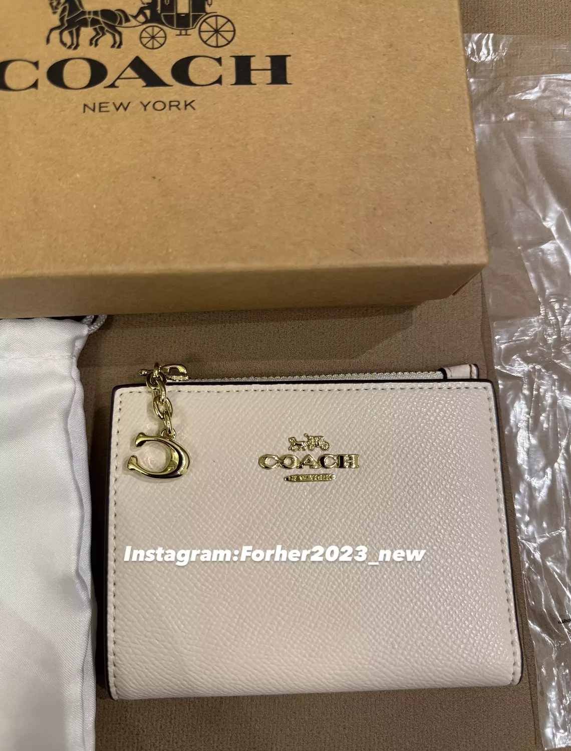 Coach bifold wallet offwhite  image