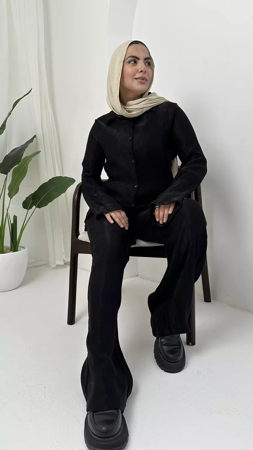 Elara Set In Black 1