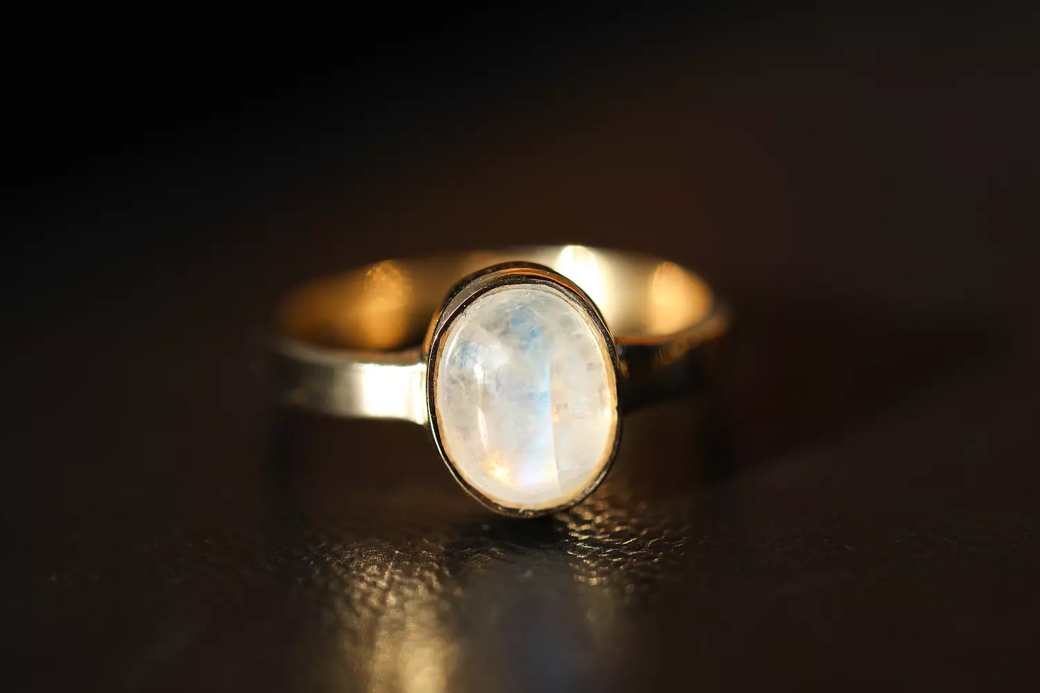 Moonstone 18k Gold ring 1