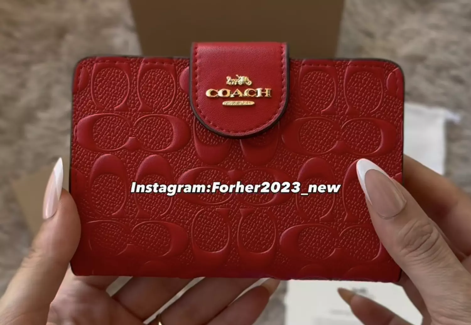 Medium Corner Zip Wallet In Signature in red 1