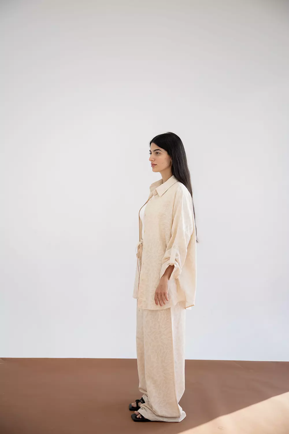 A Female Roar set in beige 1