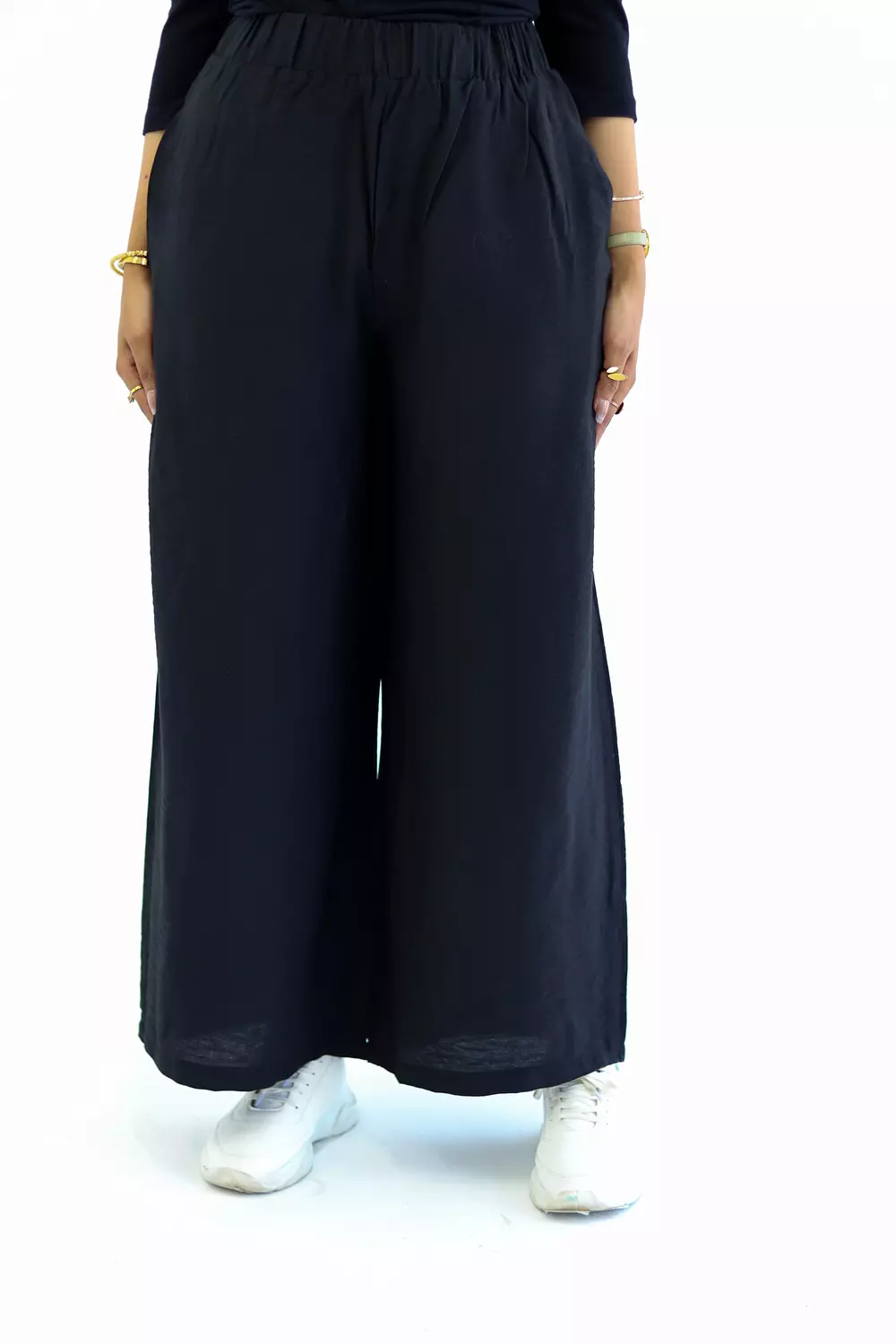 Wide-Leg Black Pants 3