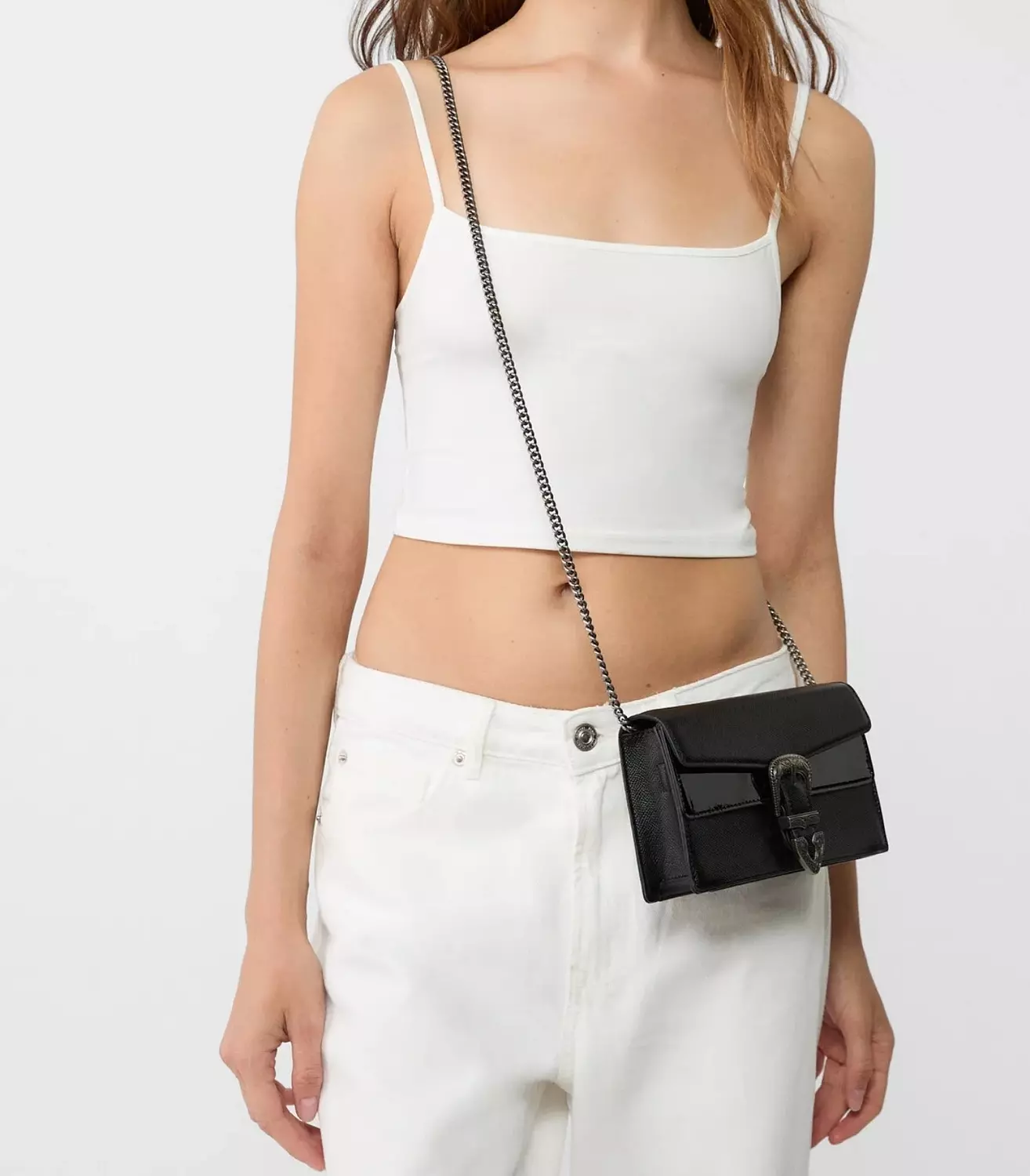Cross body with chain 3