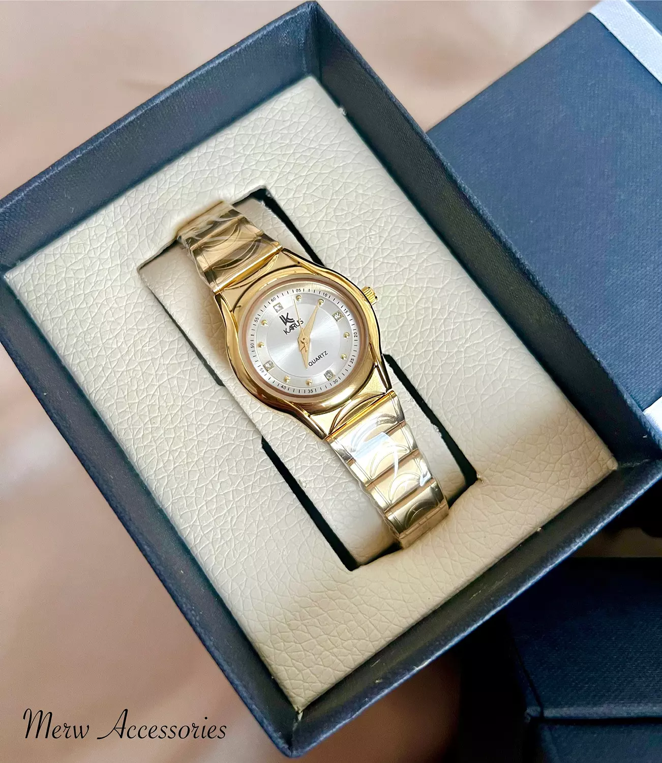White kirus women watch  image