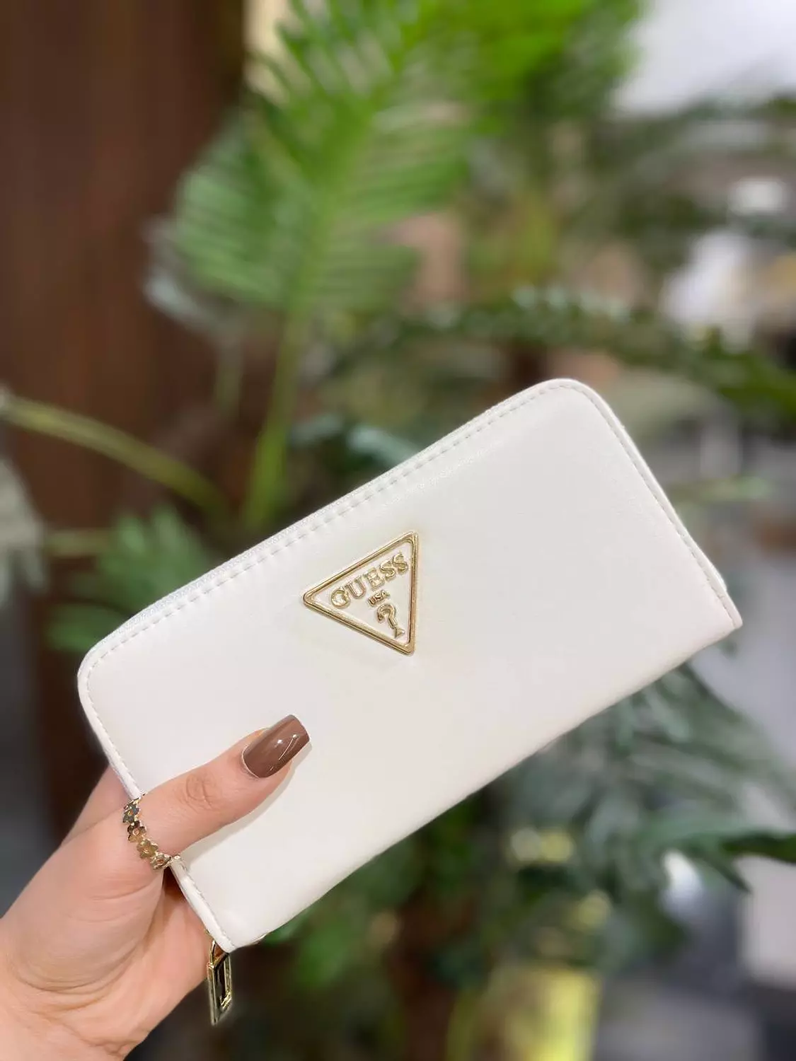 Guess wallet W06 image