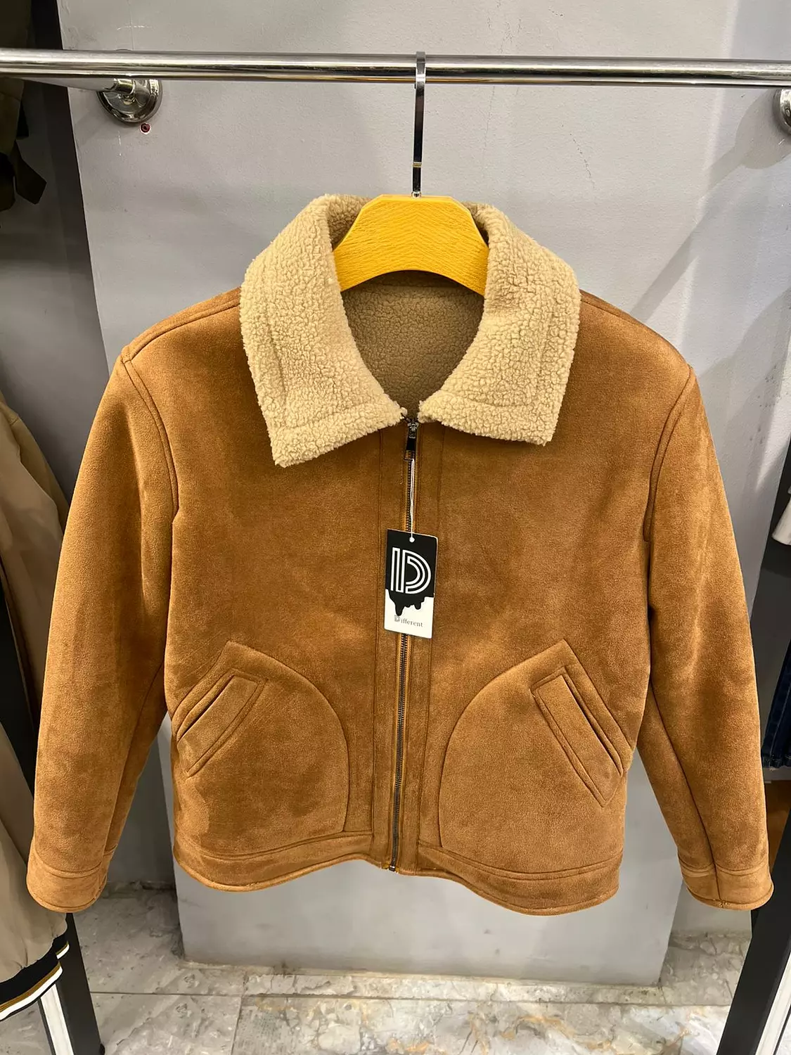 DIFFERENT JACKET \ 163800 image