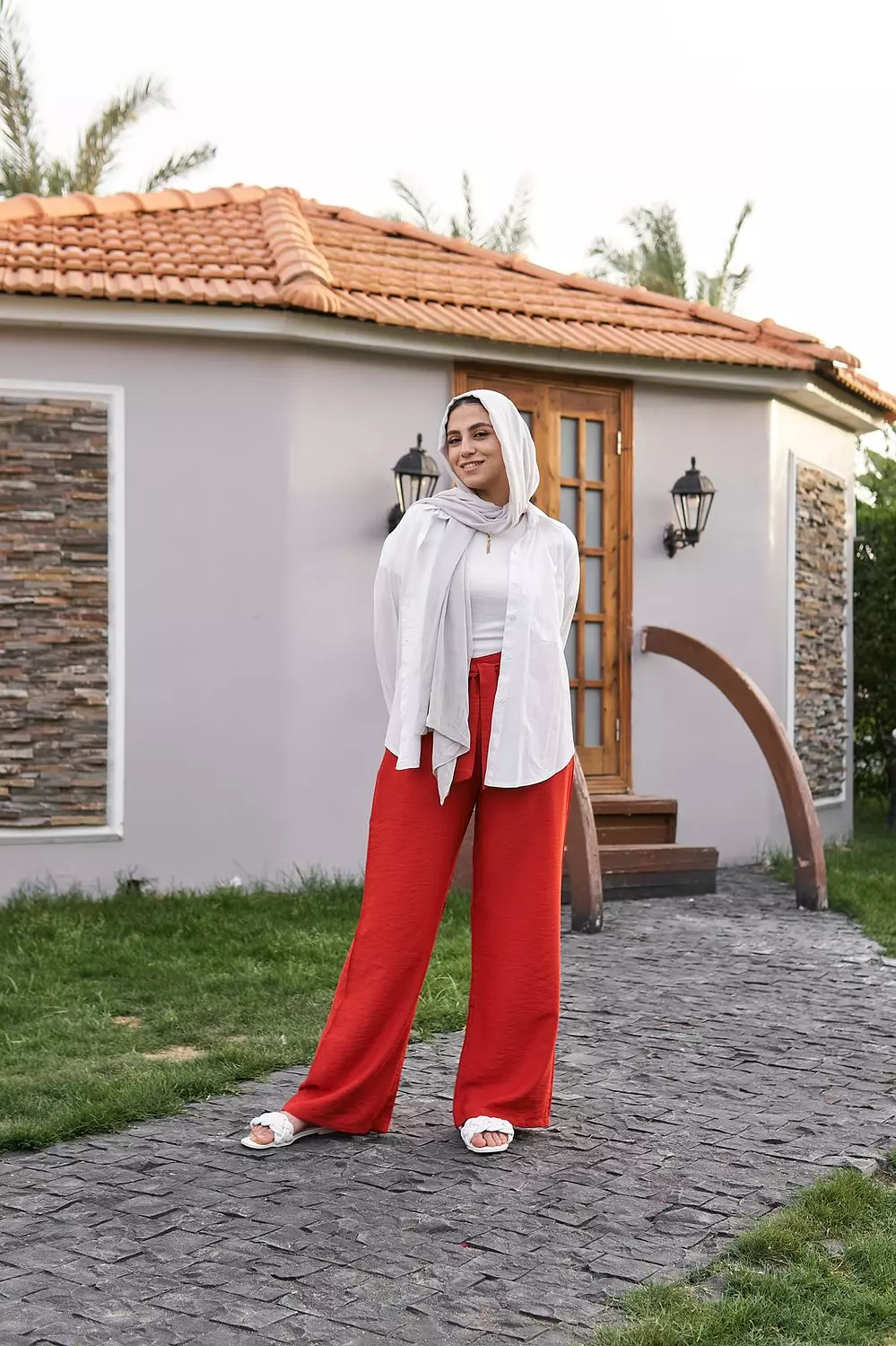 <p><br><br><strong><span style="color: rgb(31, 41, 55)">Pants</span></strong></p>