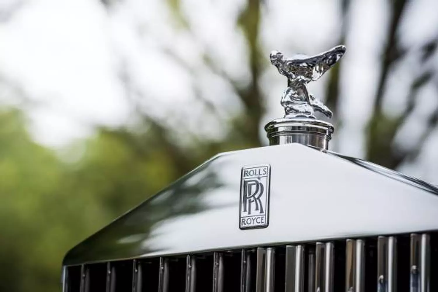 🎖️🌐 Rolls-Royce: Where Ancient Heritage Meets the Future of Luxury 17