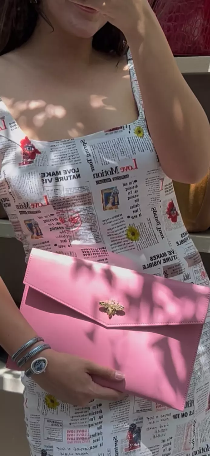VeeV Pinky Clutch 8