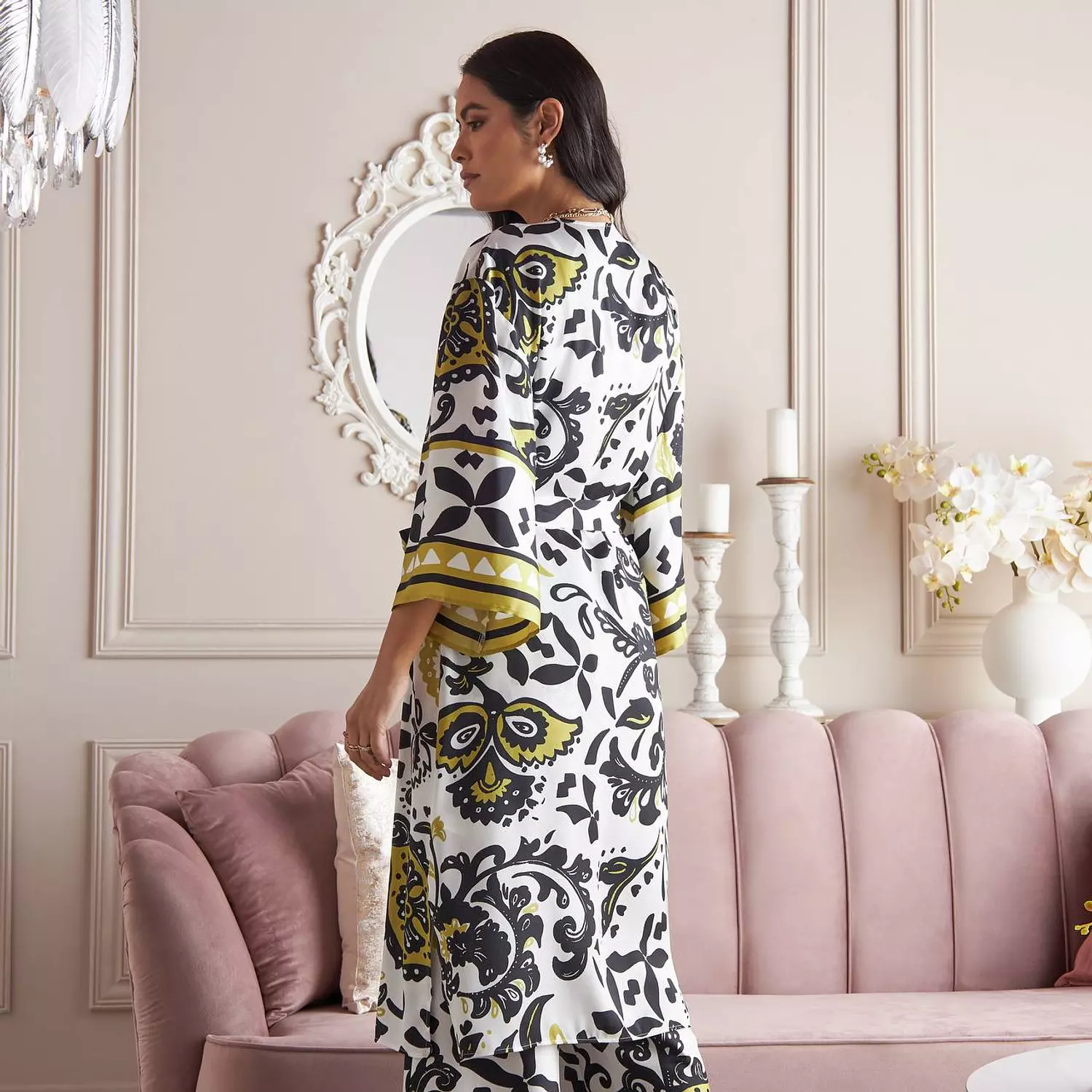 All over printed chique suit from max 2