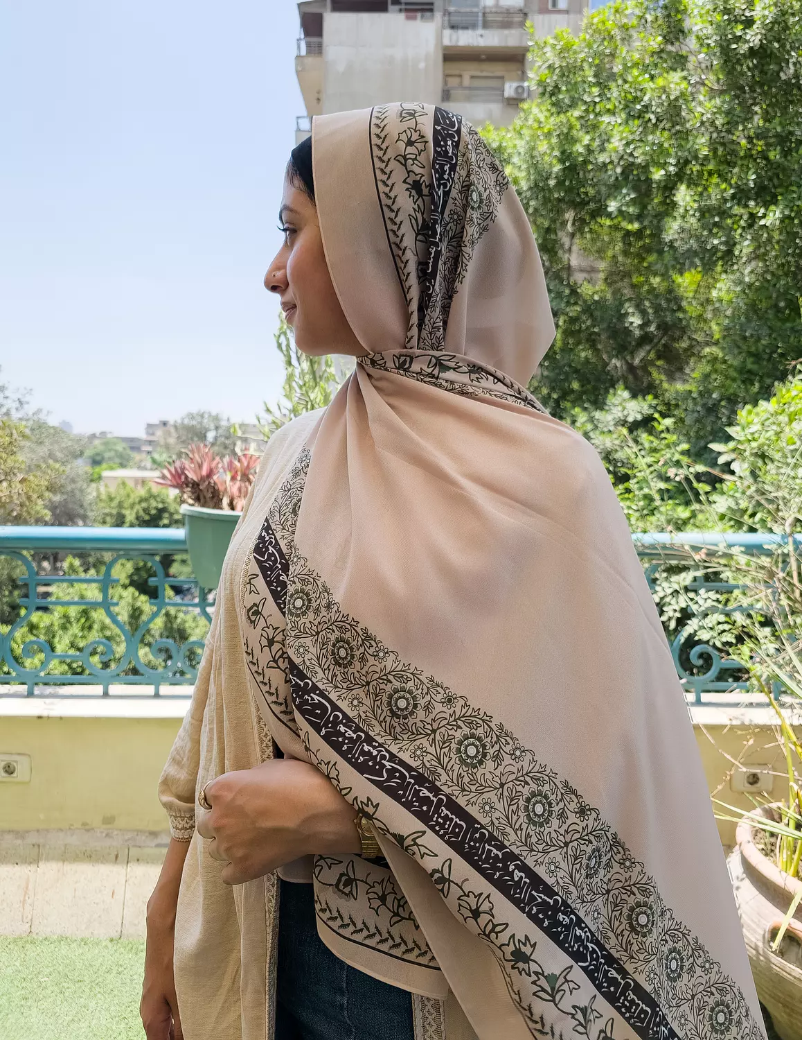 بعض العيون كحد النصل تقتلنا/طرحة image