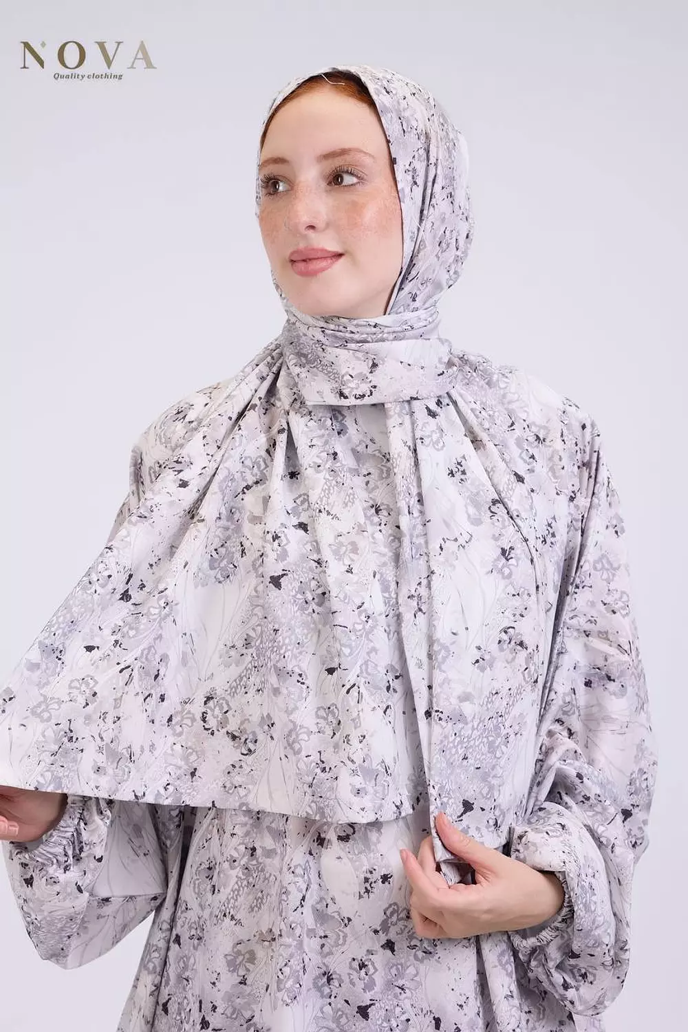 Monochromatic floral soft 1