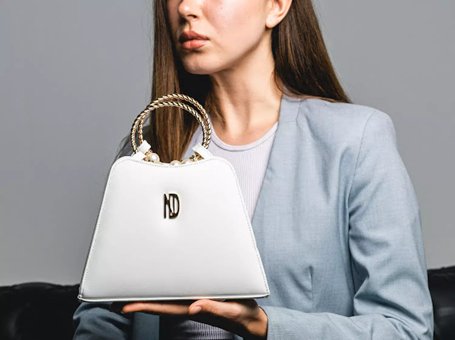 <p></p><p><span style="color: #ff0303"><br>White Elite Aura</span></p><hr><p></p>