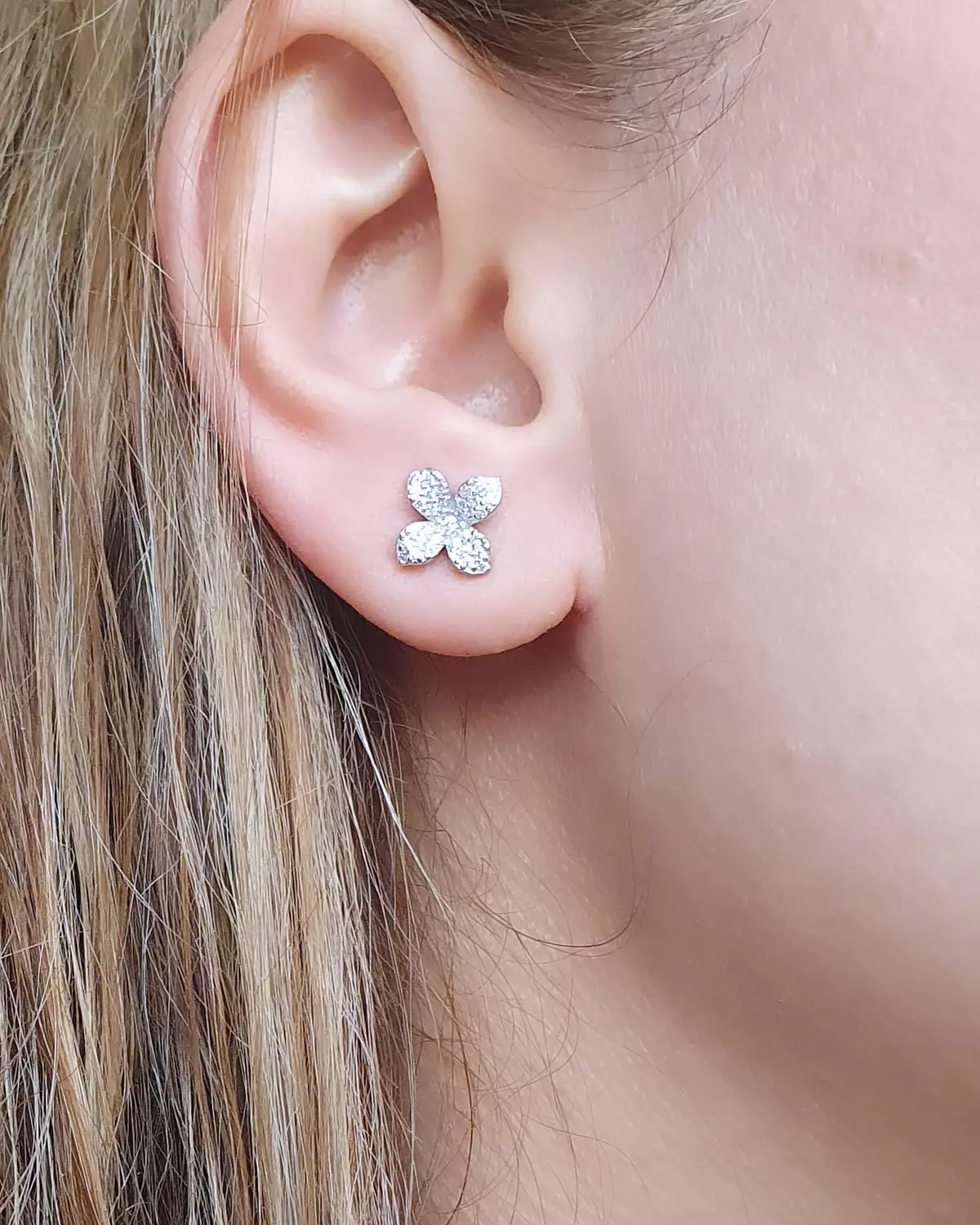 Flower earrings image