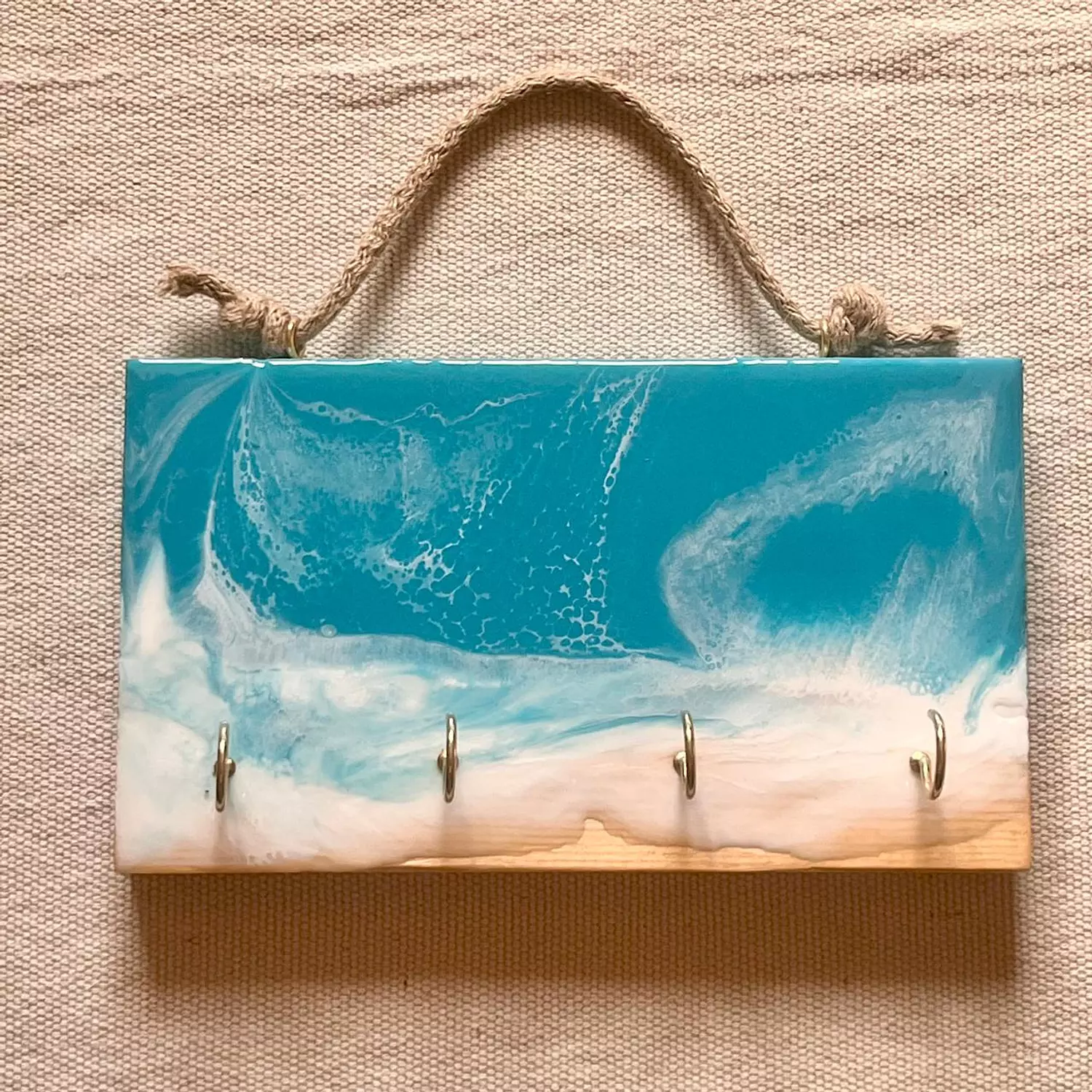 Sea keyholder hover image