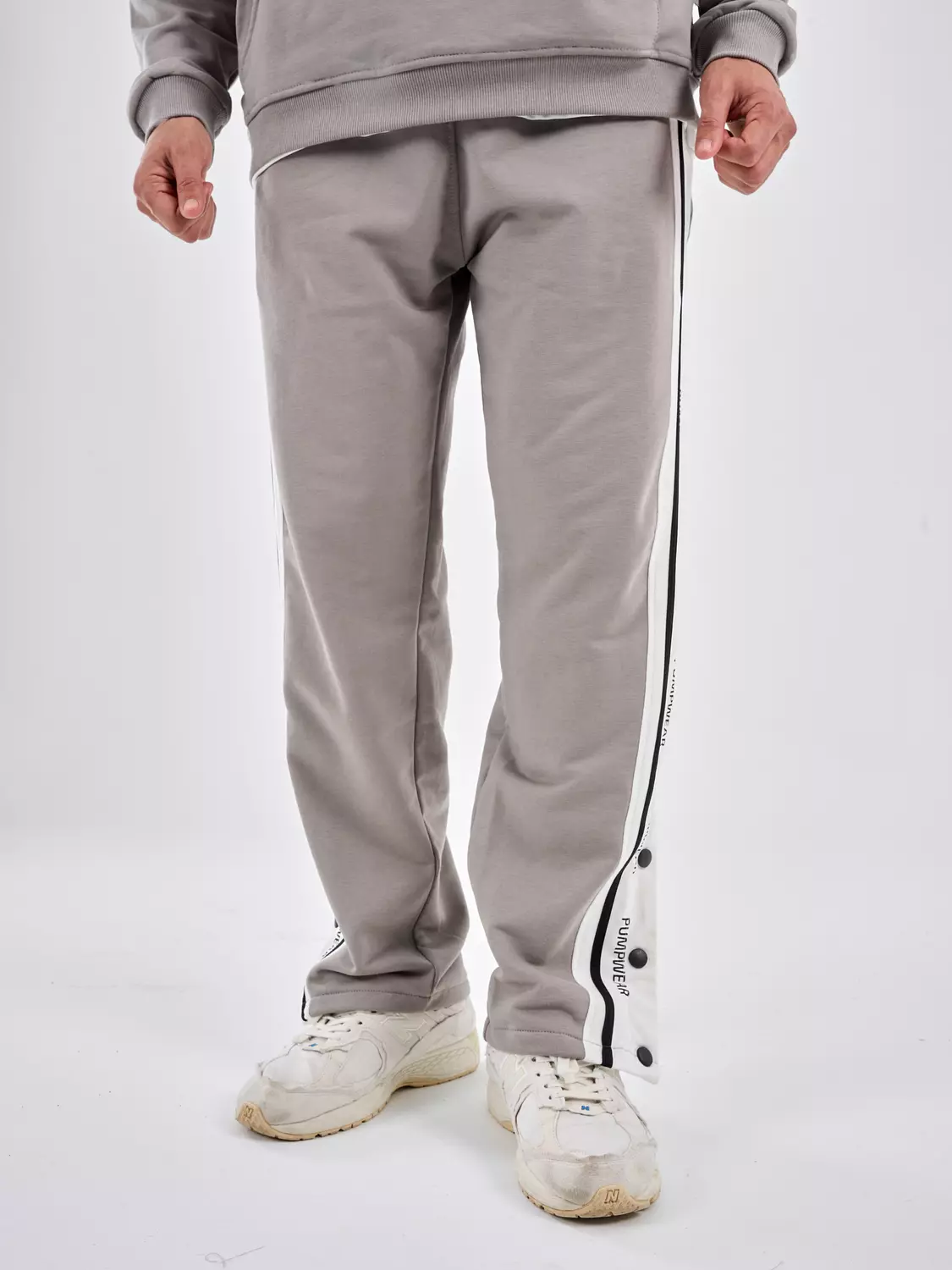 ESSENTIAL STRIPE SWEATPANTS "gray" image