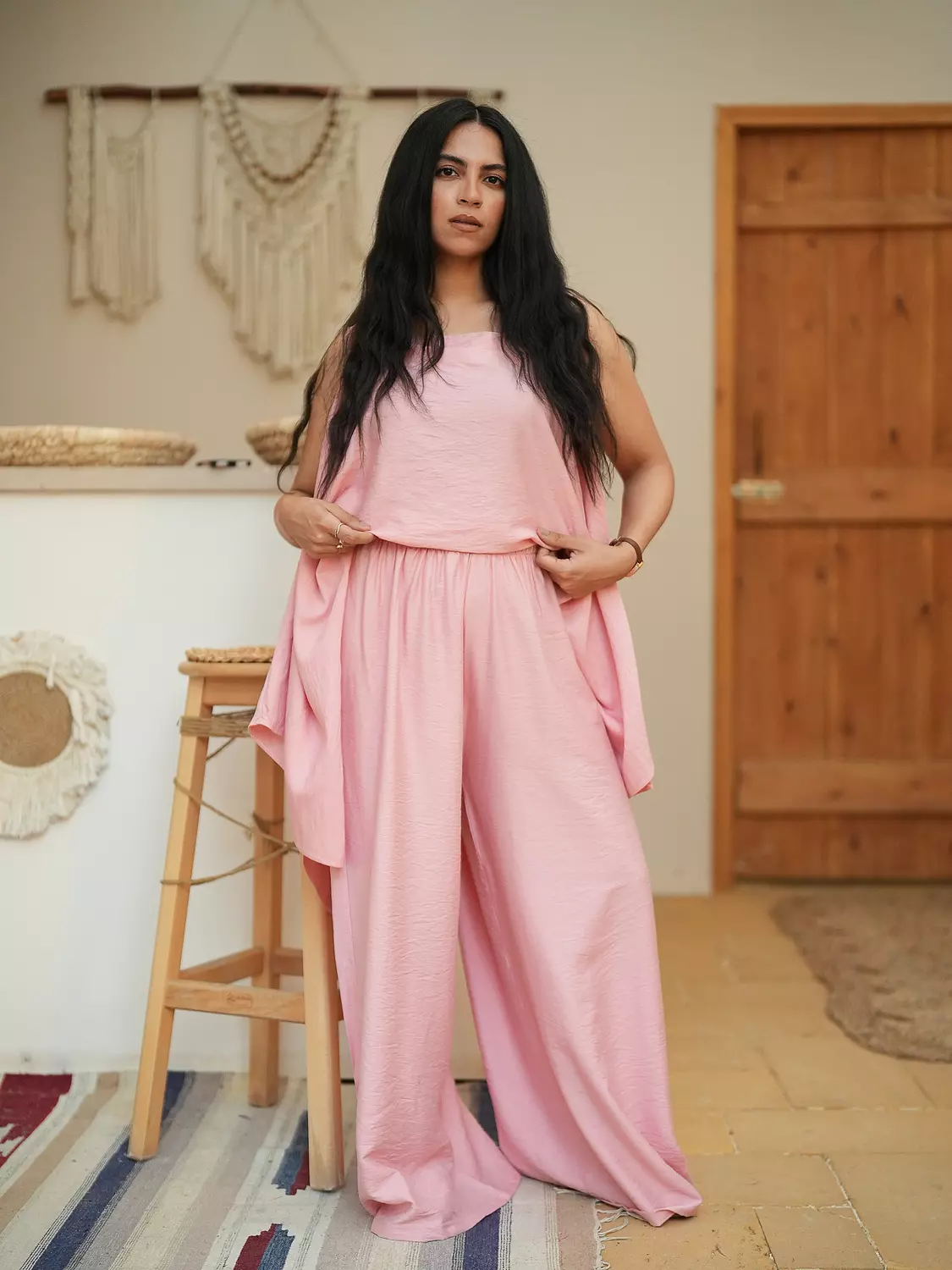 PEACHY PINK WOMAN CUT SET hover image