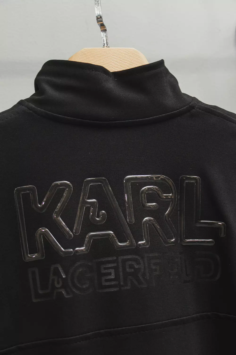 KARL SUIT / 1519 hover image