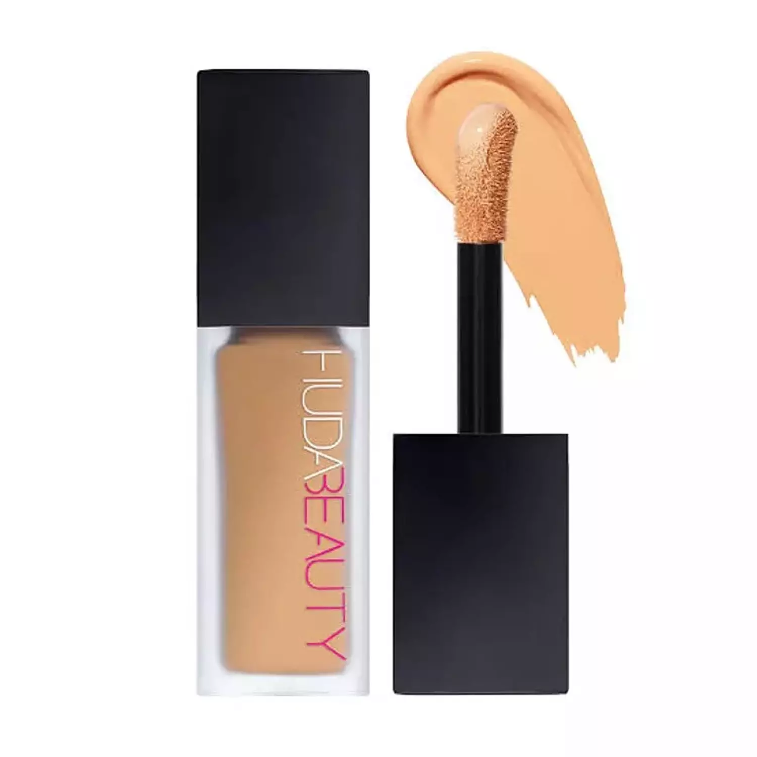<p><strong>Huda Beauty Luminous Matte Concealer in Nougat</strong></p><p><br></p>
