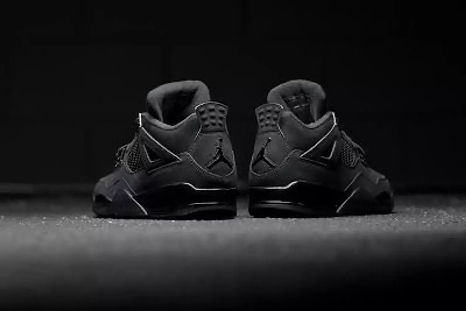Jordan 4 ‘Black cat’ 2