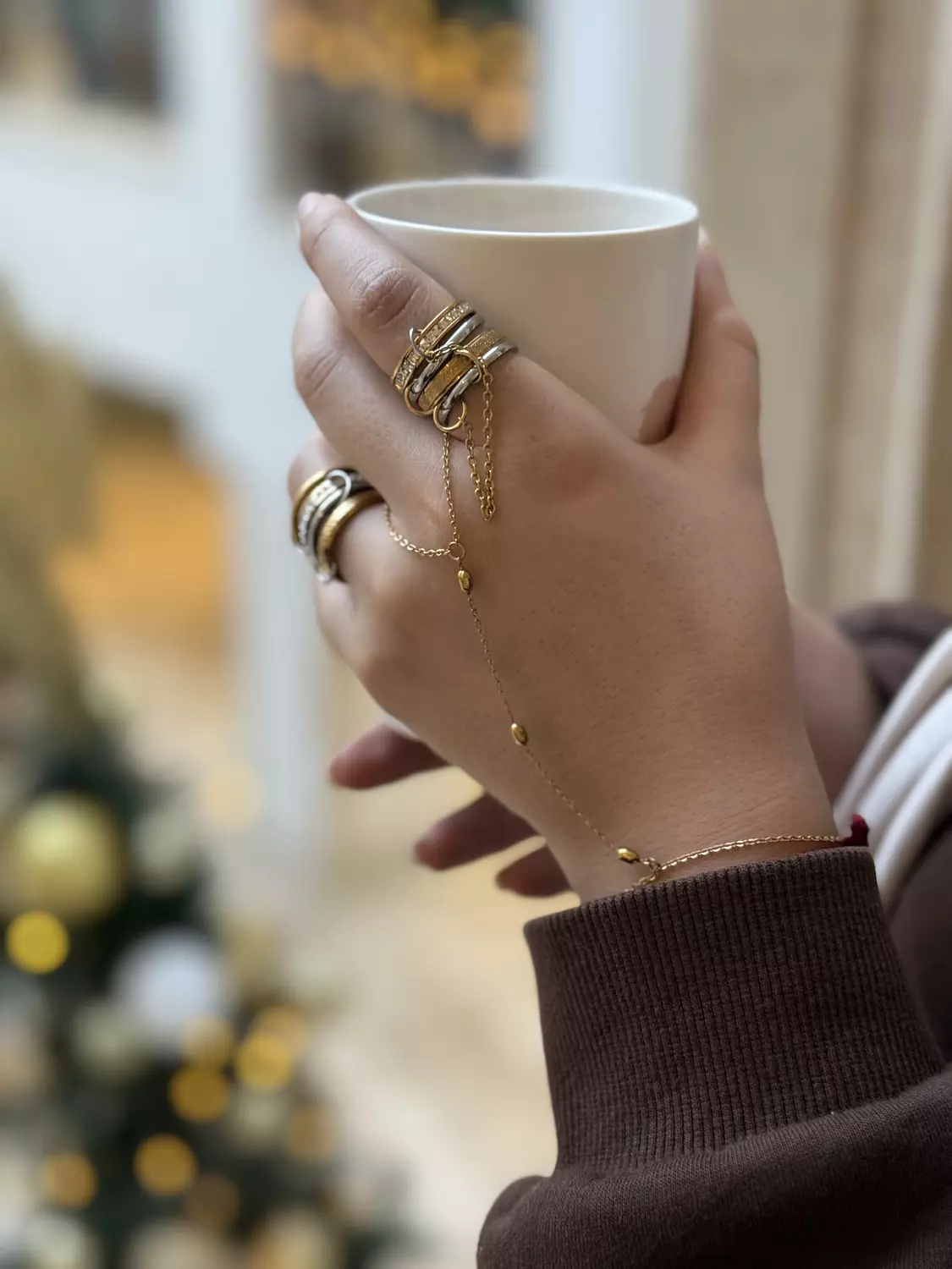 Oval Karma handchain image