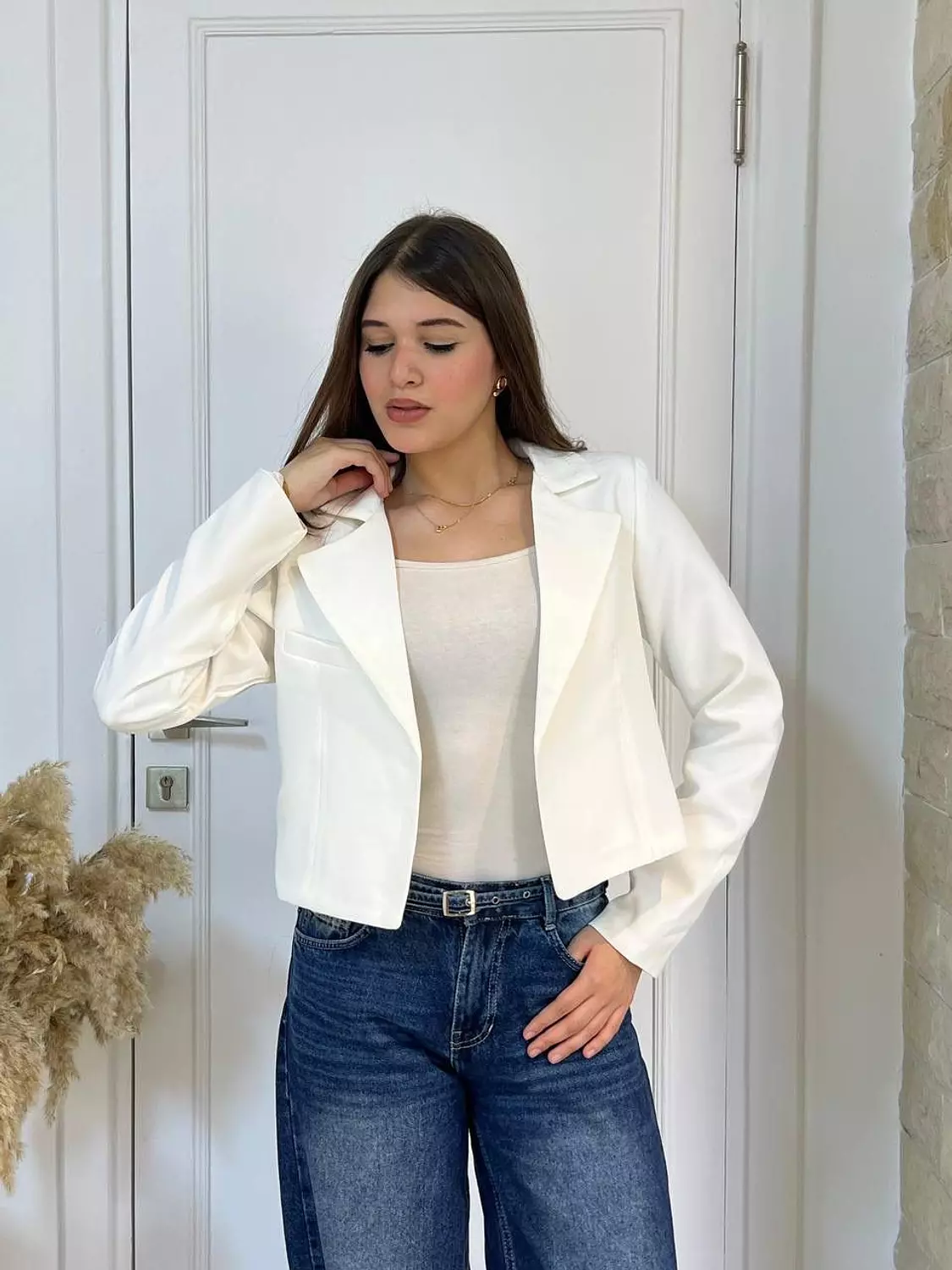 Cropped Rosaline Blazer – Boxy Fit with Notched Lapels & Lining 3