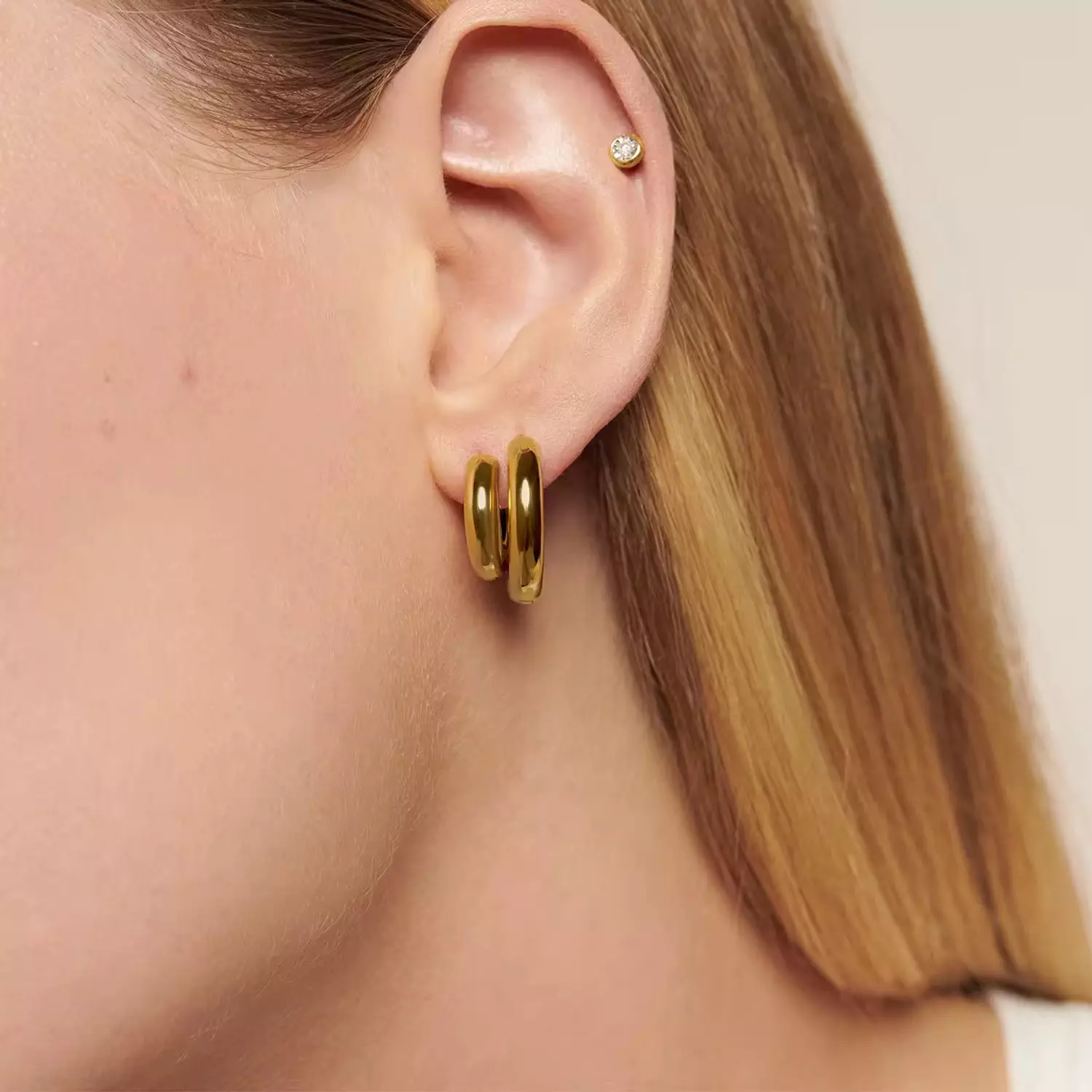 Plain gold hoop earrings 3