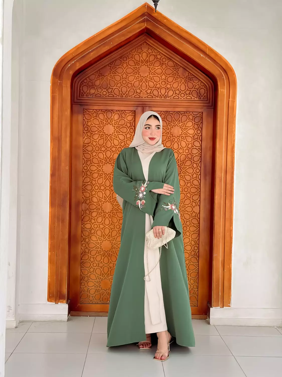 Floral abaya + basic  hover image