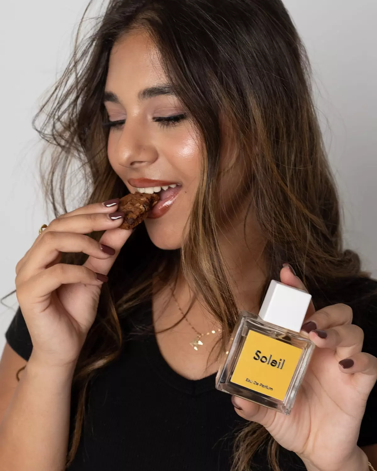 <p><strong><br>FEMALES PERFUMERS </strong></p>