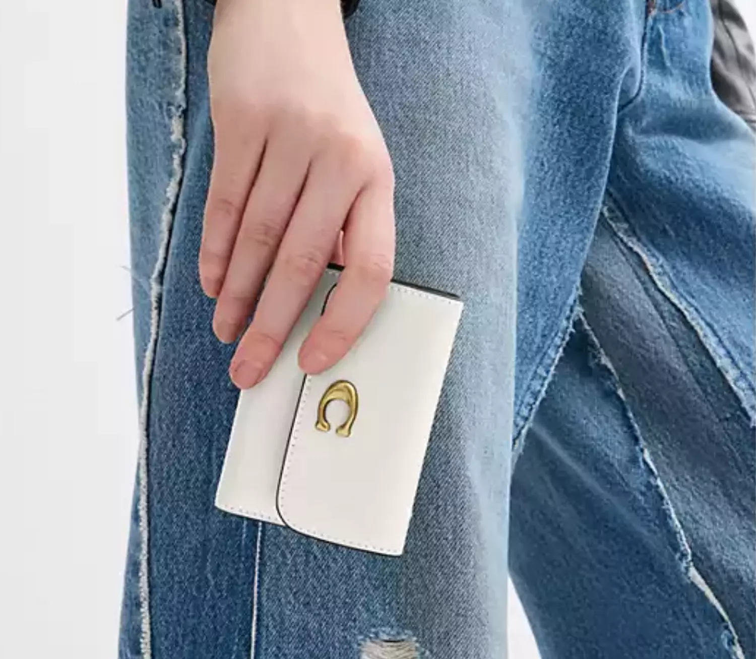 Essential Card Holder Wallet White hover image
