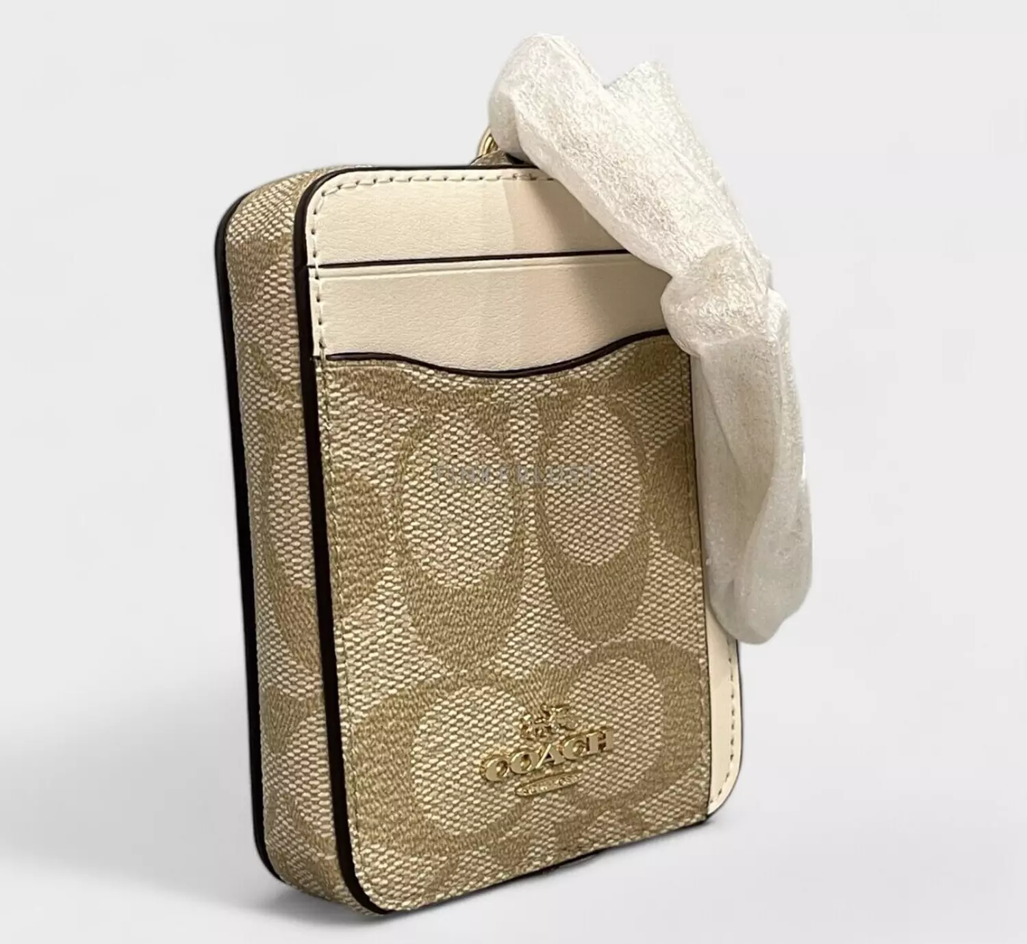 Coach Zip Card Case in Signature Canvas.  image