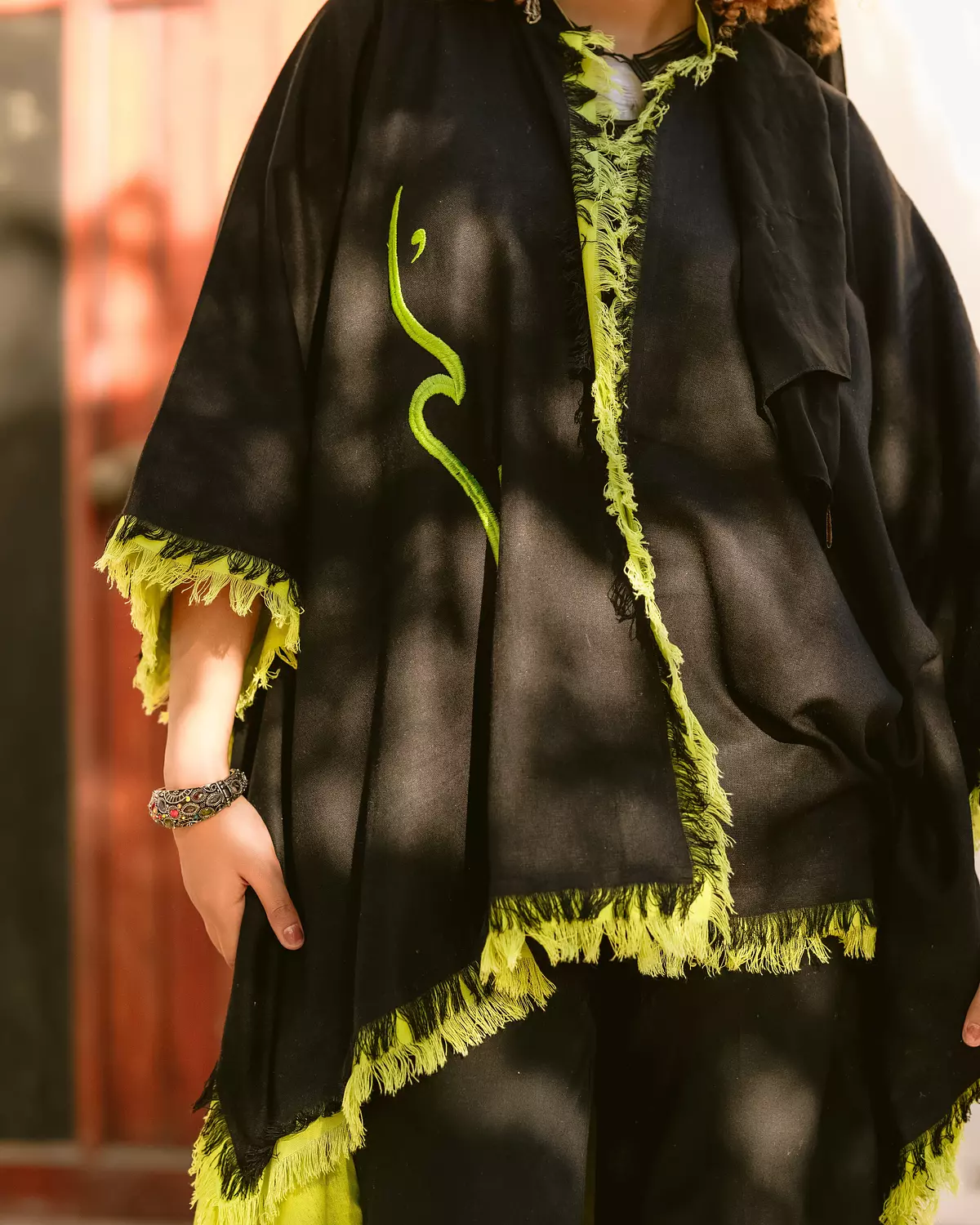 Hayat Puncho Black& Neon 1