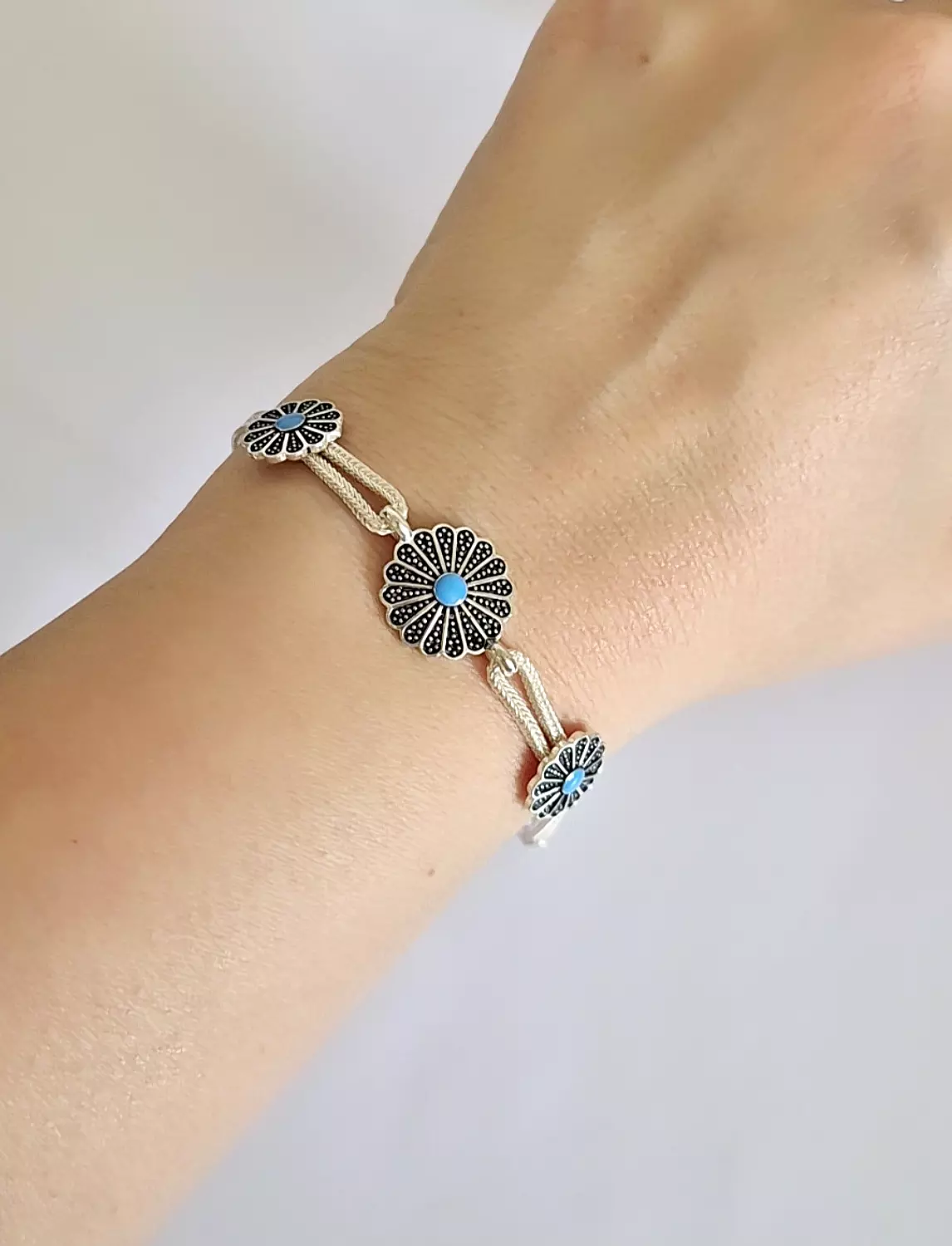 Turquoise flower bracelet image