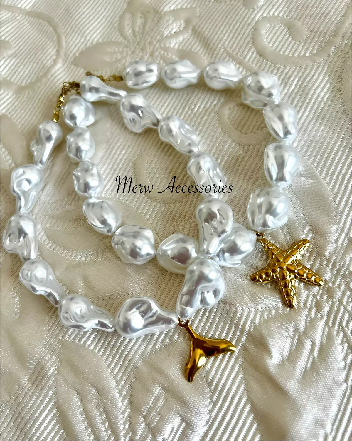 Unique pearl chocker 4
