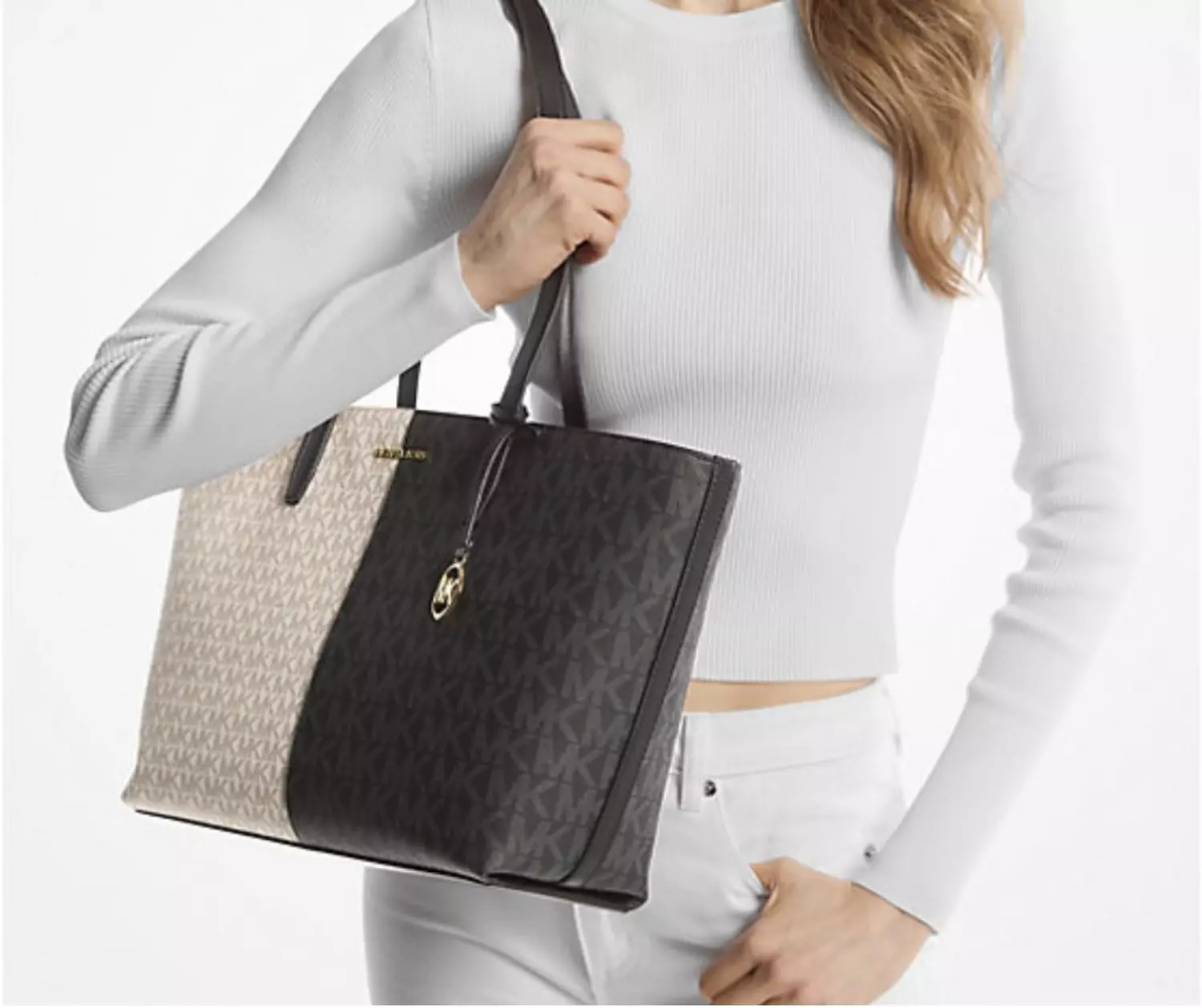 Michael kors 🔥🔥🔥🔥 Large size hover image