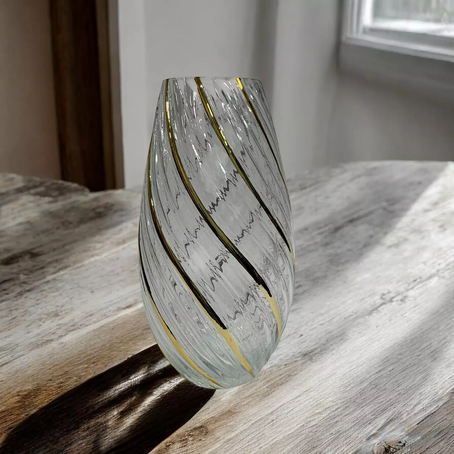 Premium glass vase 2 image