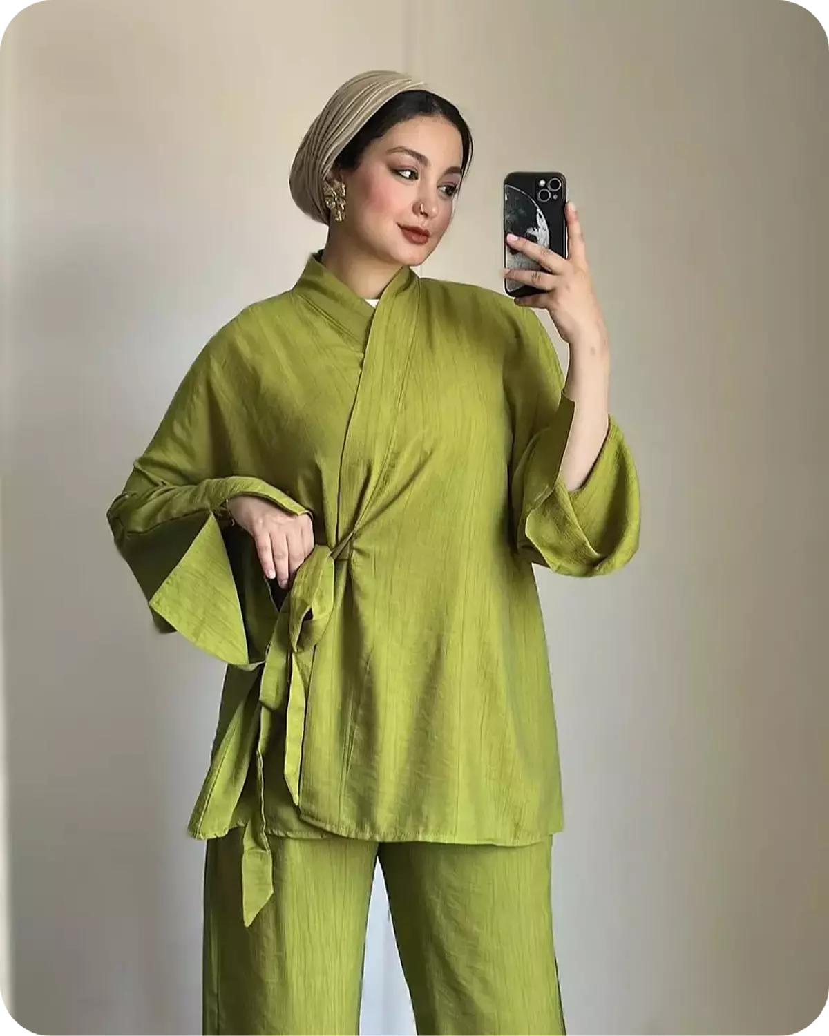 <p style="text-align: justify"><strong><span style="color: rgb(51, 6, 16)">Jacquard suit</span></strong></p>