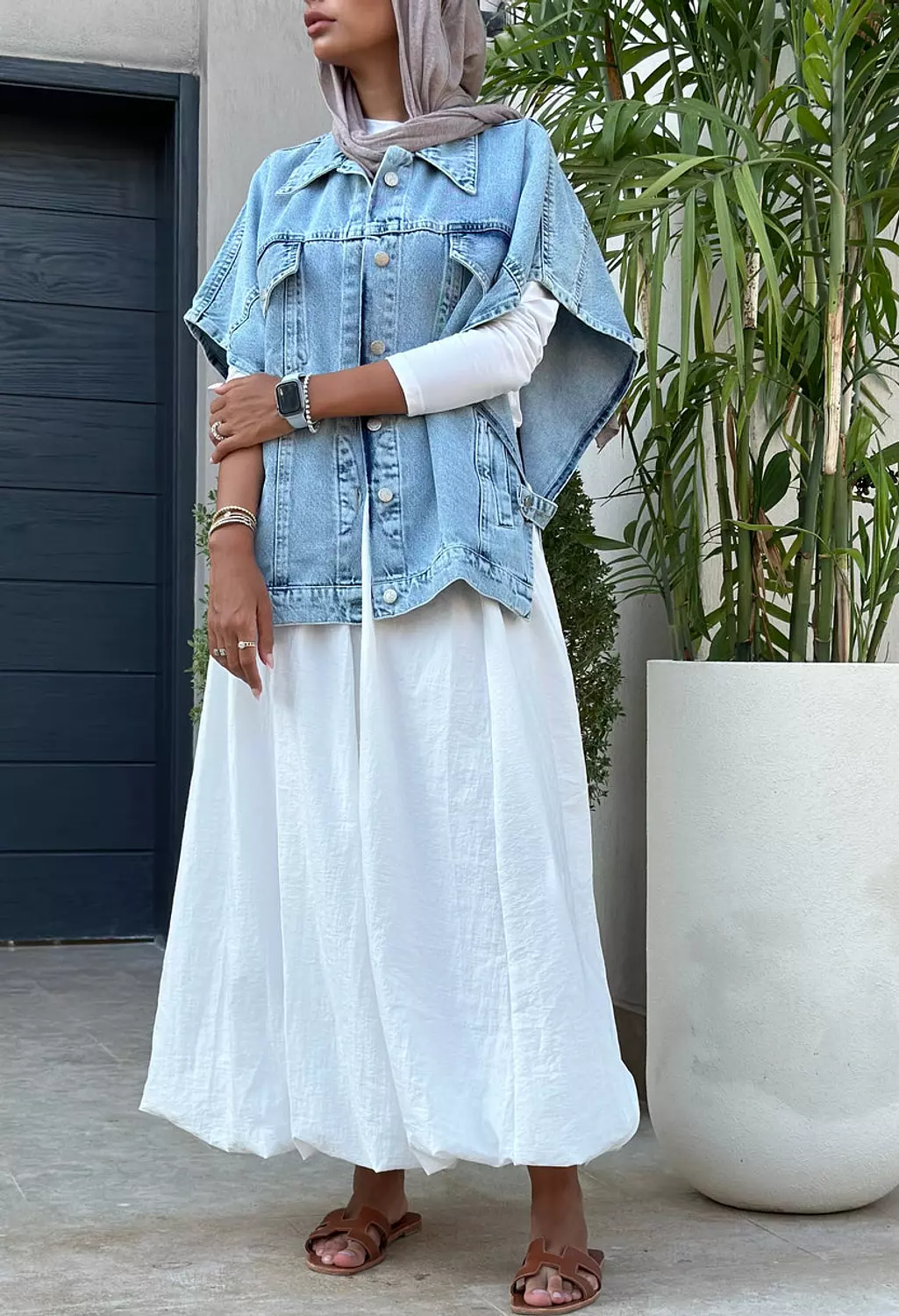 Stylish Denim Cape Jacket with Classic Details 1