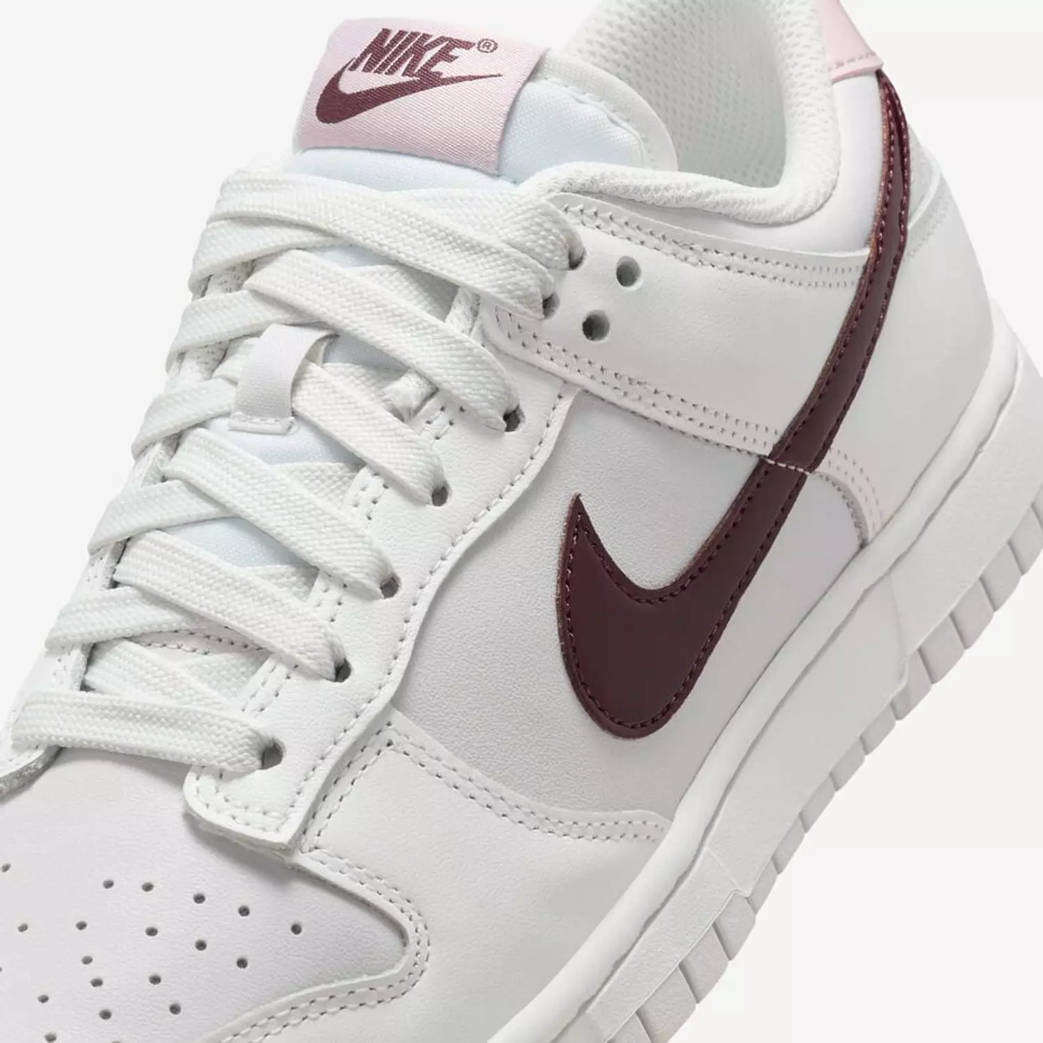 Nike Dunk Low Women's Shoes 4