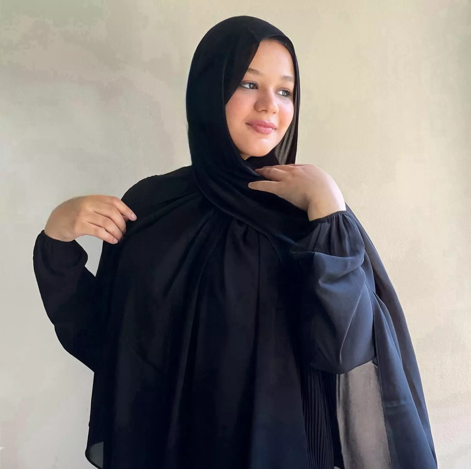 <h4><span style="color: #8ECACAFF">Chiffon Black Hijabs</span></h4>