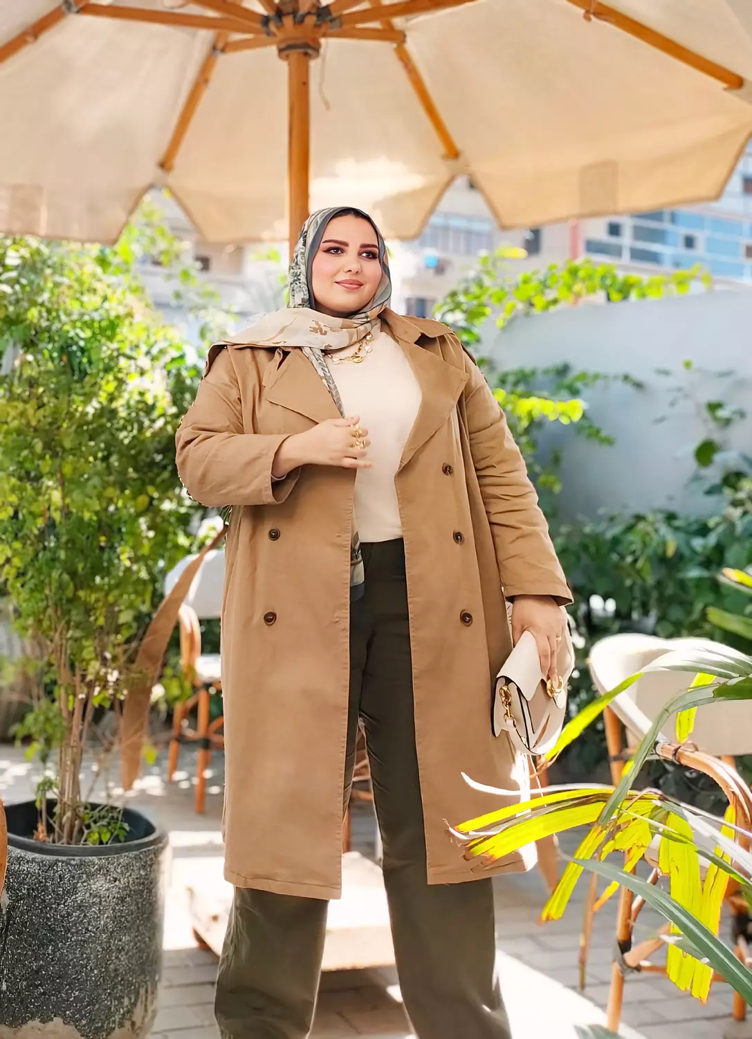 Trench coat (in camel) image