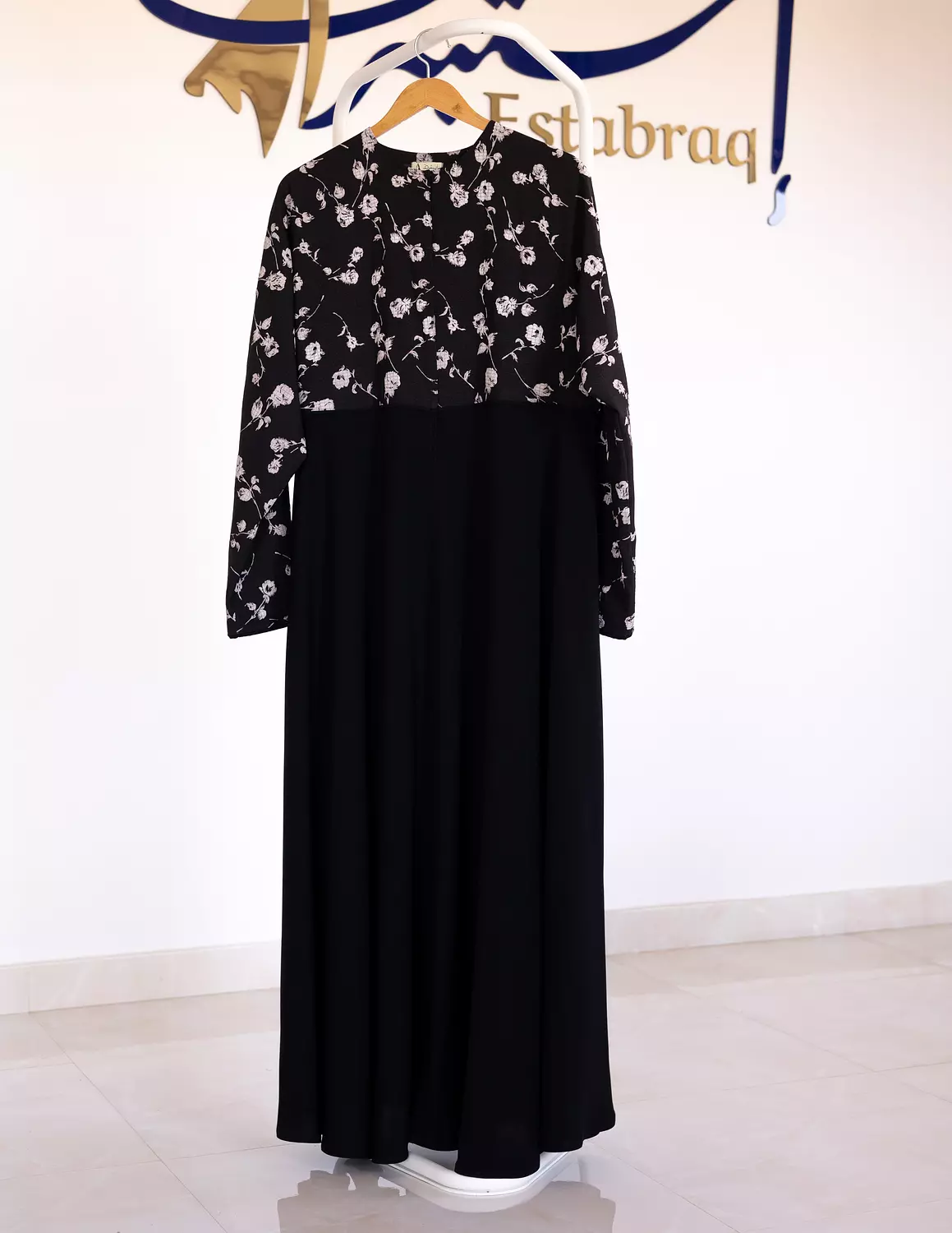 Royal dress black image