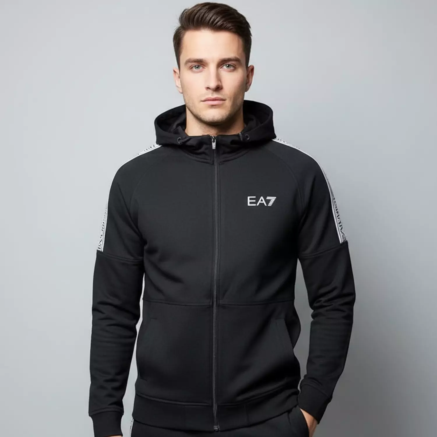 Tracksuit Ea7 sheret abyad Hoodie  hover image