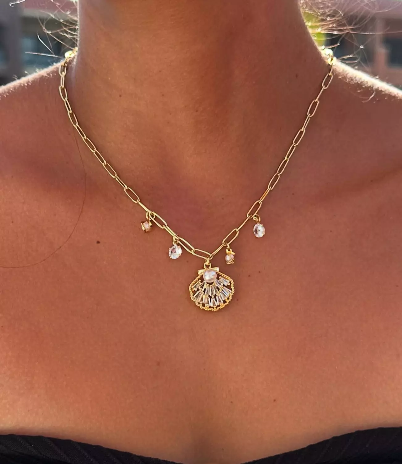 Charming Pearly Shell hover image