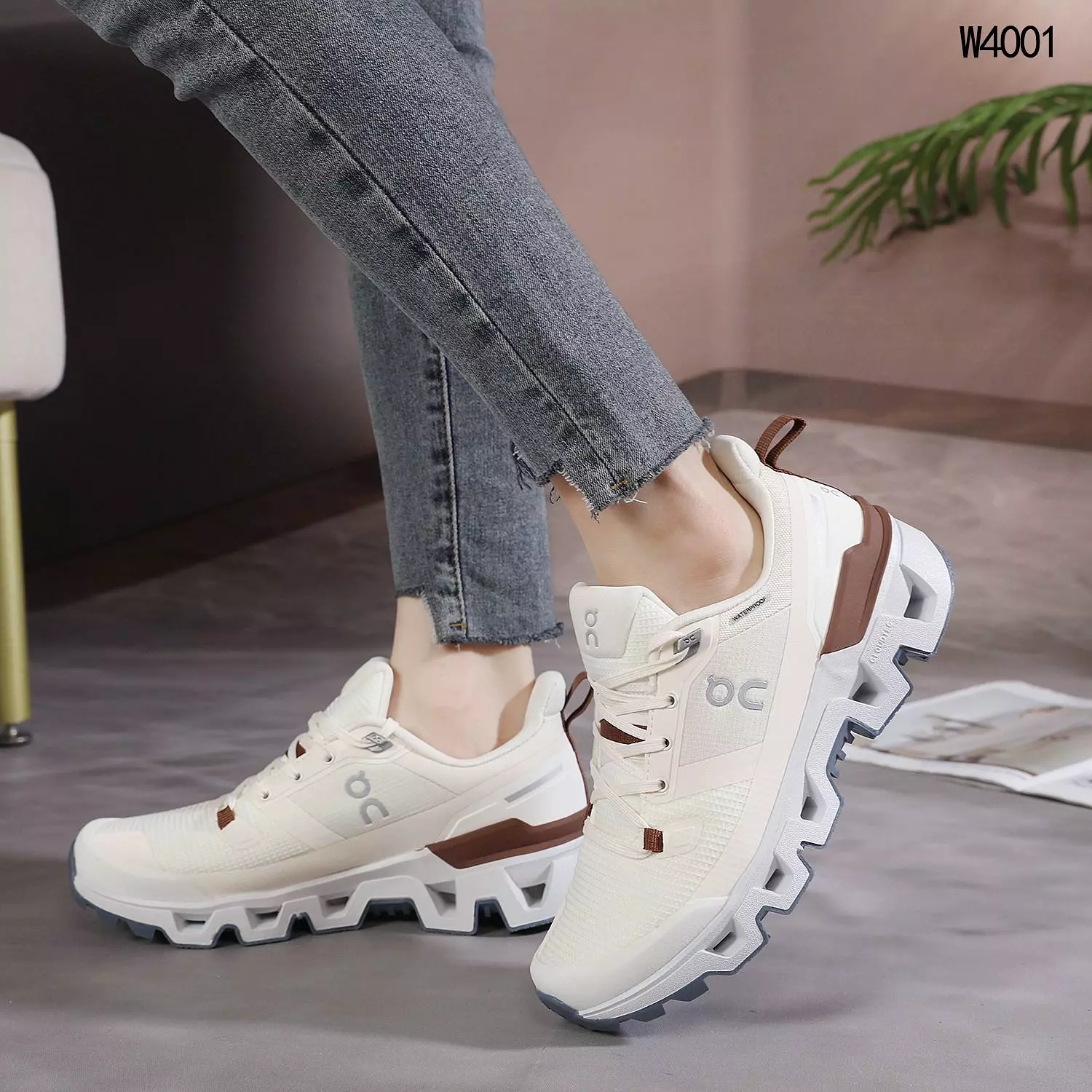 On Cloudwander Waterproof Hiking Shoes White Brown 6