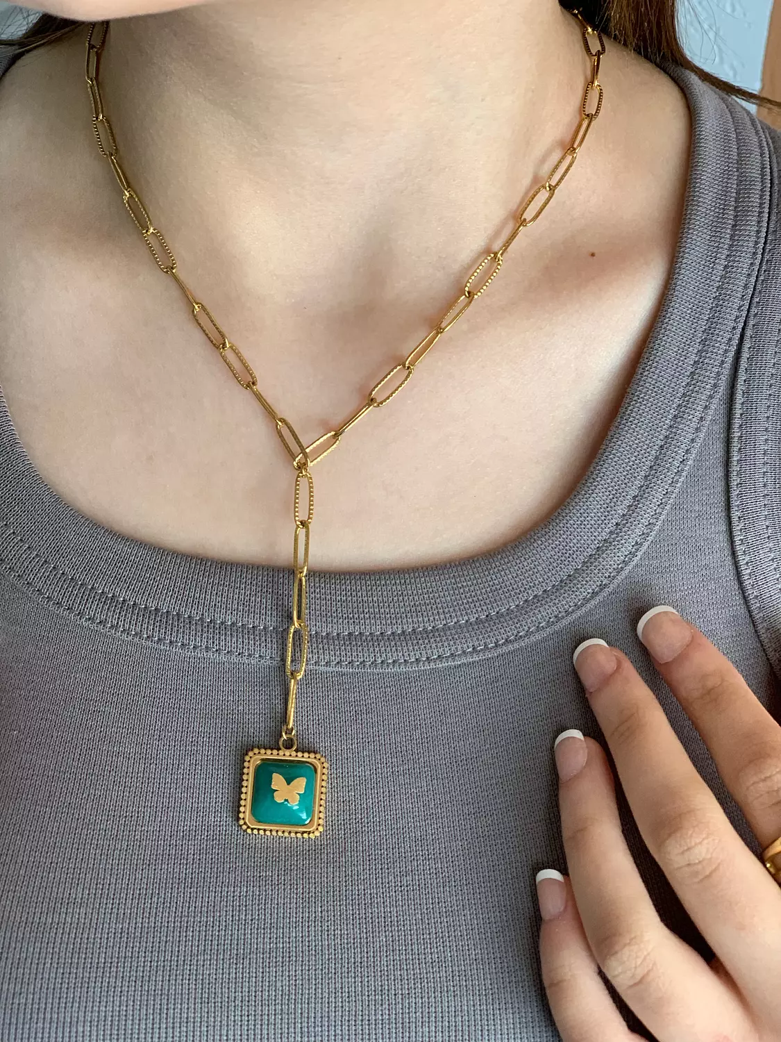 Butry y necklace  1