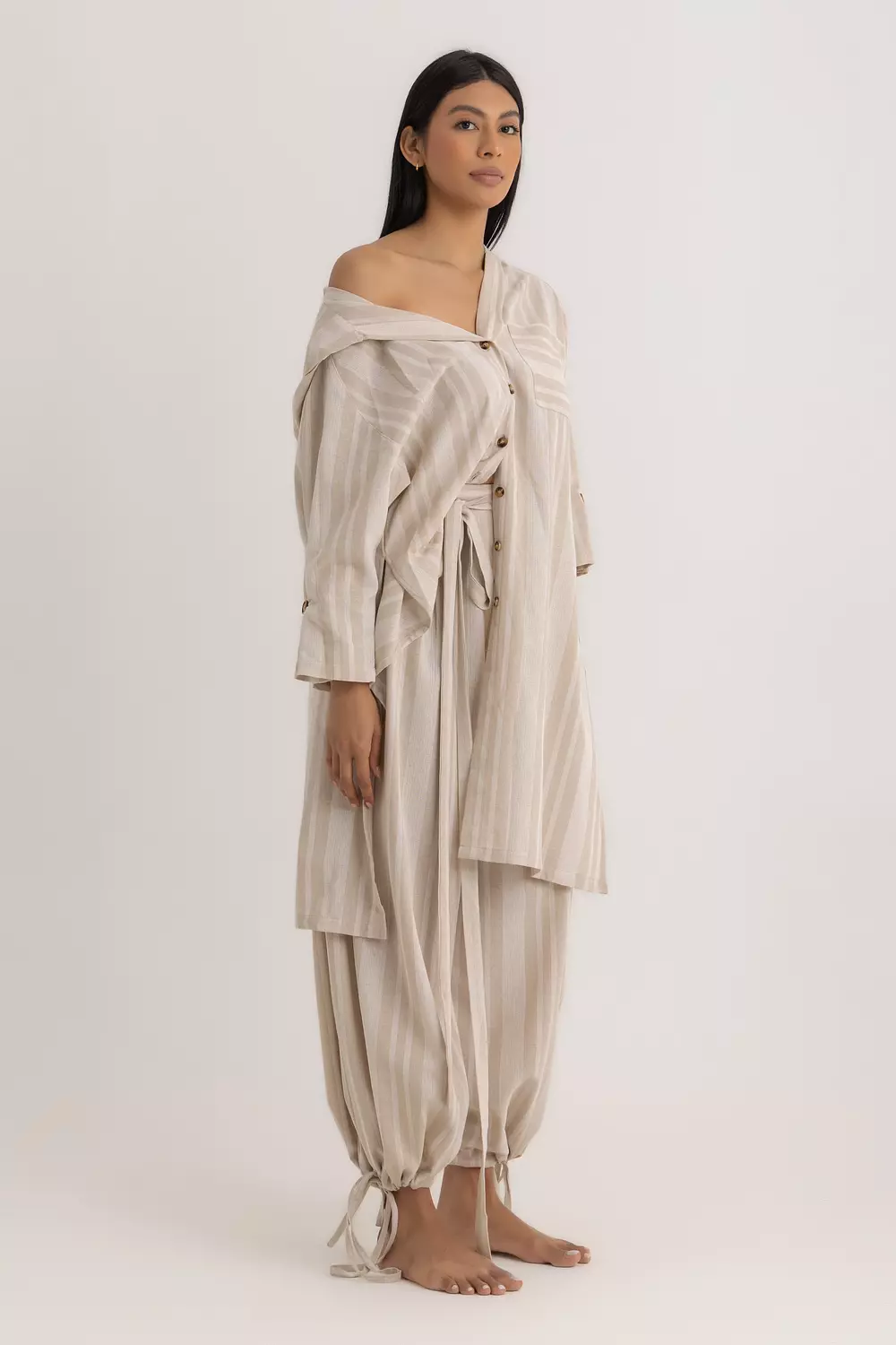 The Magic Linen Pants Beige Striped 3