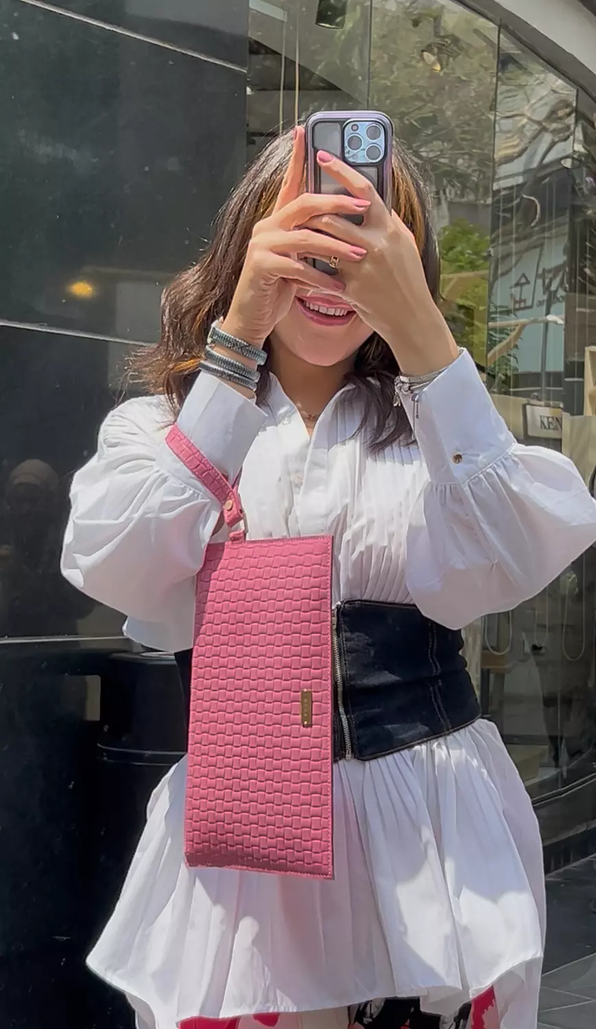 VeeV Pinky Clutch 2