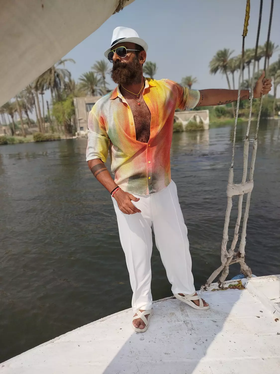 Colourful breathable shirt. 3