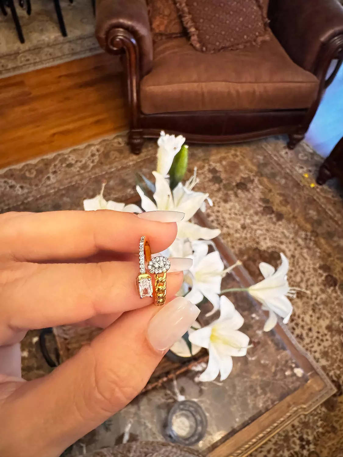 Round - Square overlapping ring hover image